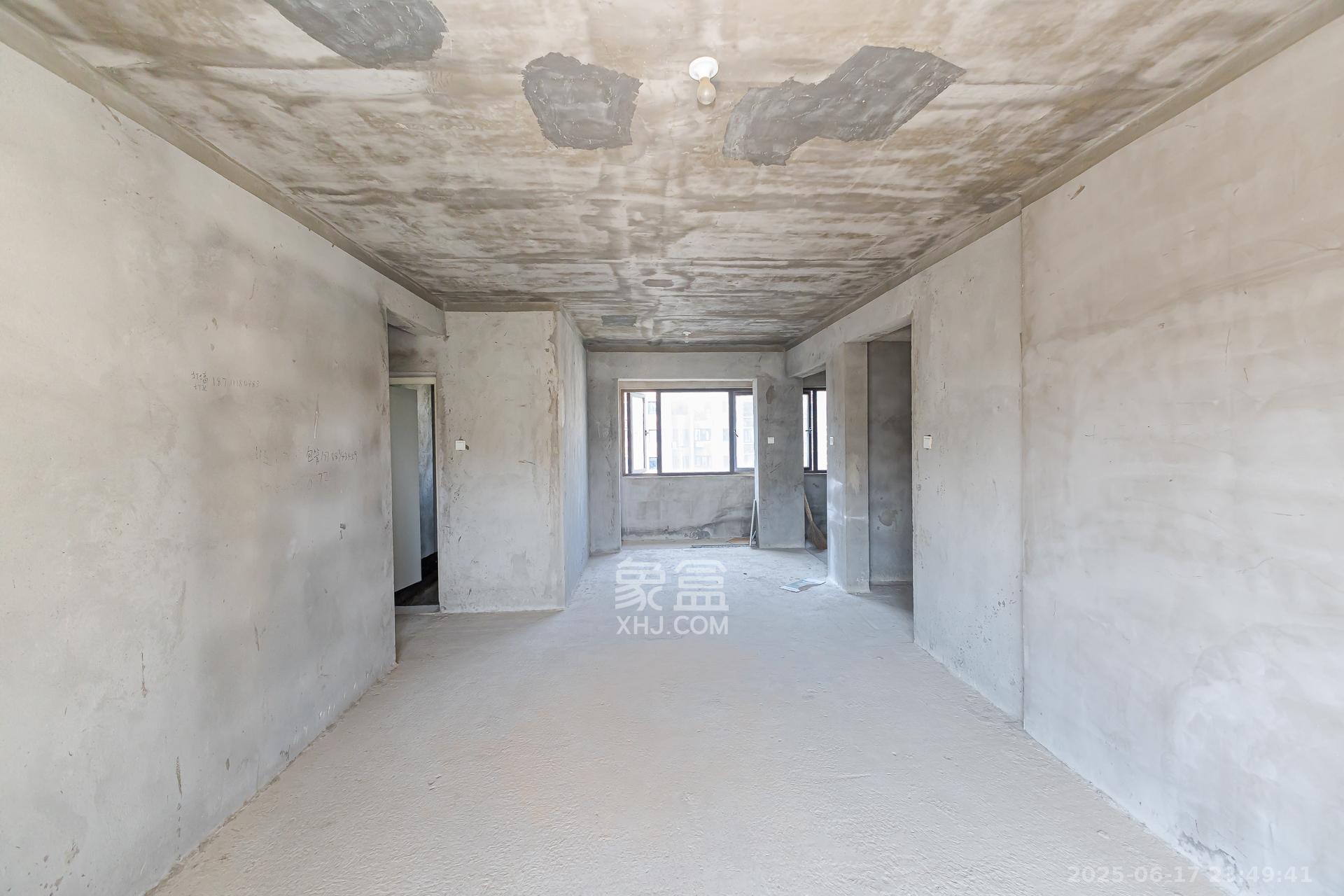 勤诚达境界城  4室2厅2卫    108.6万 勤诚达境界城  4室2厅2卫    108.6万客厅