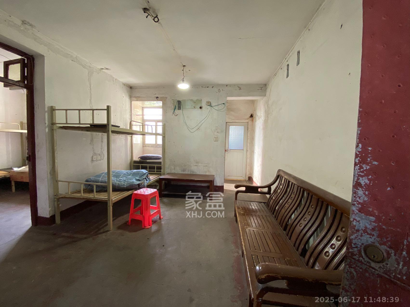 牛婆塘社区 3室1厅1卫 1500.0元/月 牛婆塘社区 3室1厅1卫 1500.0元/月室内图