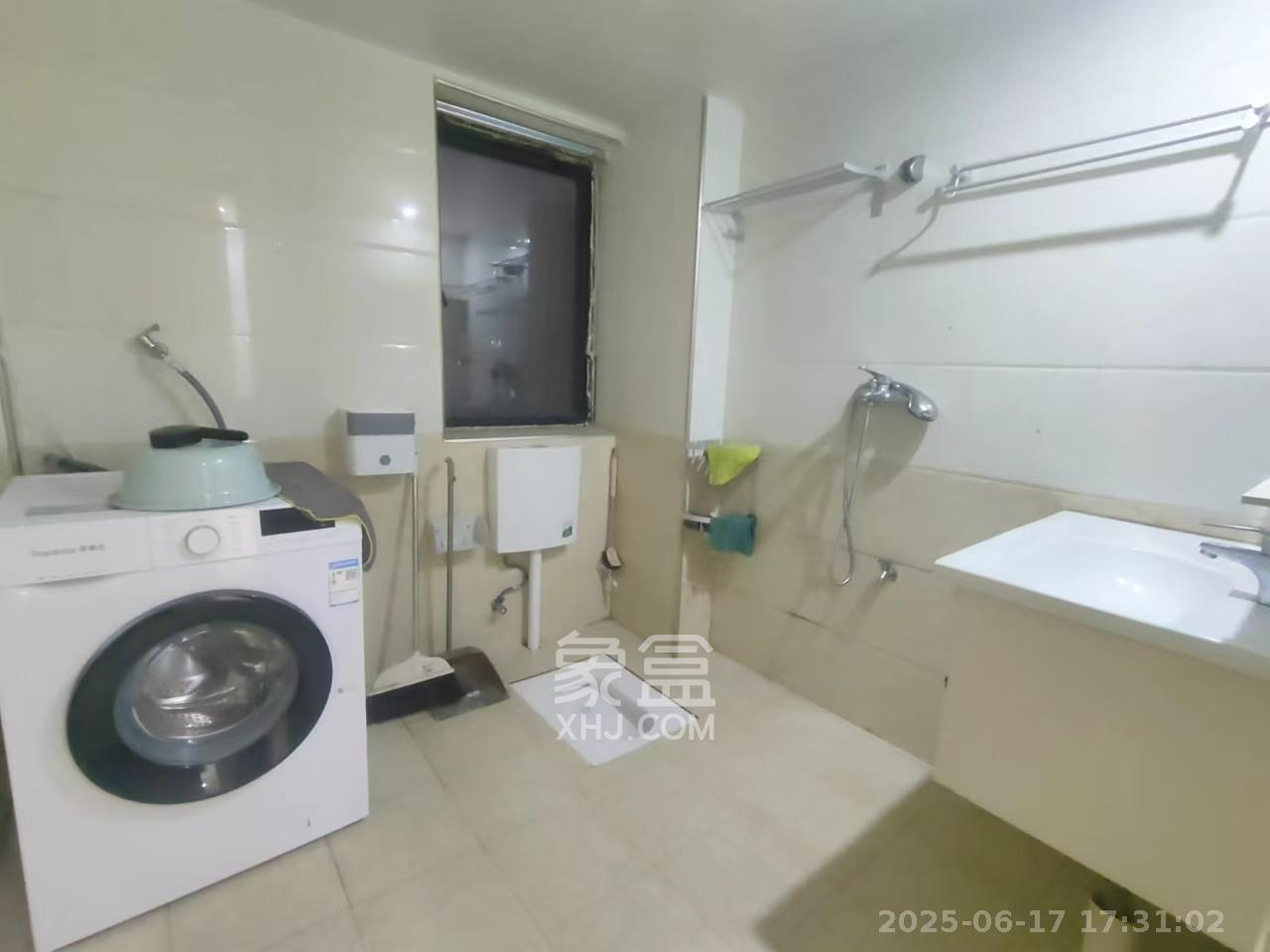 紫御江山  3室2厅1卫   2500.00元/月室内图