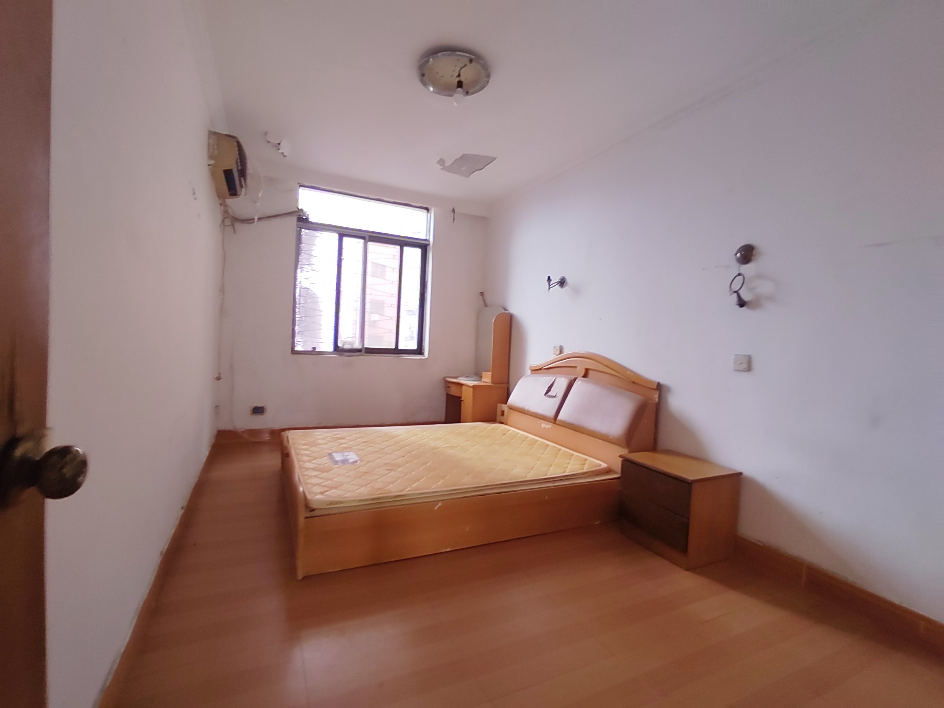 红棉公寓 2室1厅1卫 1800.0元/月 红棉公寓 2室1厅1卫 1800.0元/月室内图