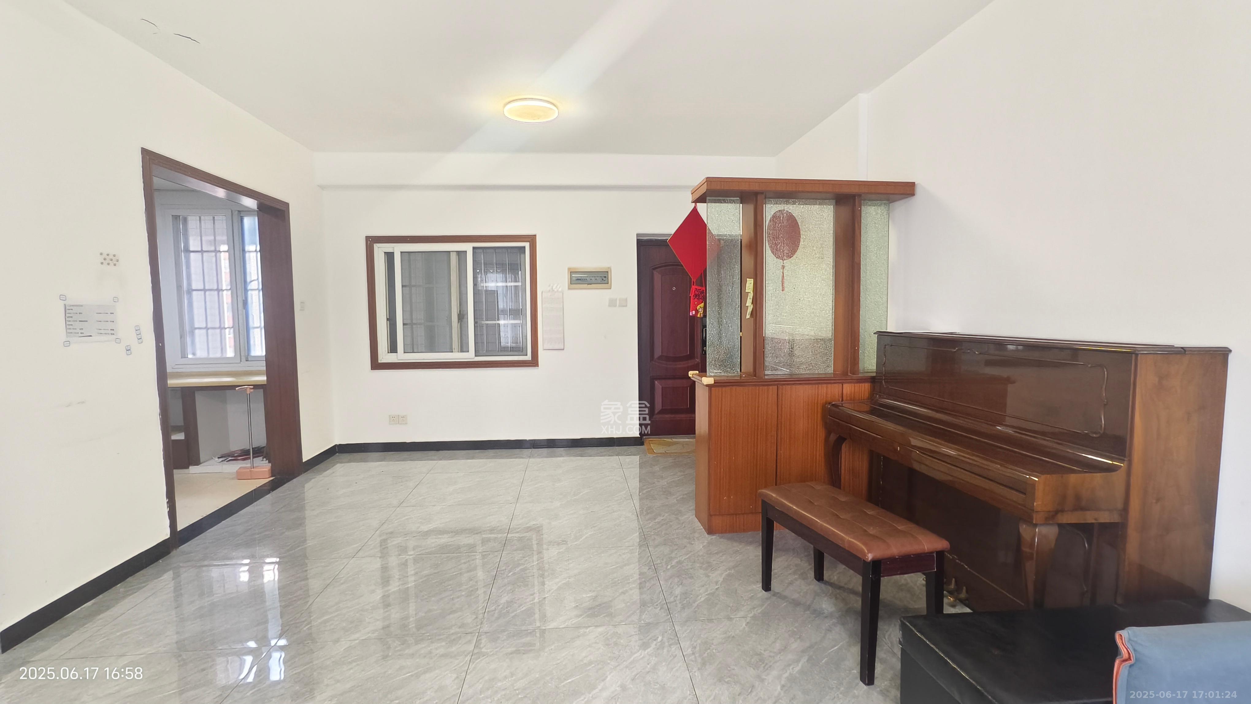 兴威新嘉园 3室1厅1卫 5000.0元/月 兴威新嘉园 3室1厅1卫 5000.0元/月室内图