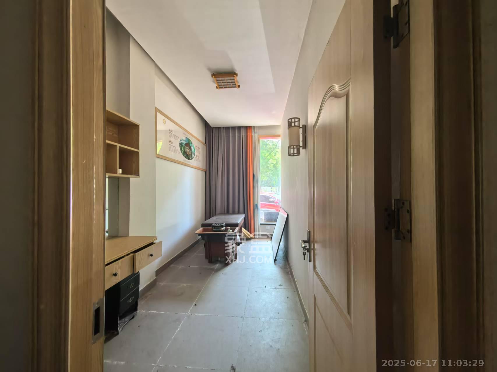 中国铁建国际城一期   96.19㎡      12800.0元/月室内图