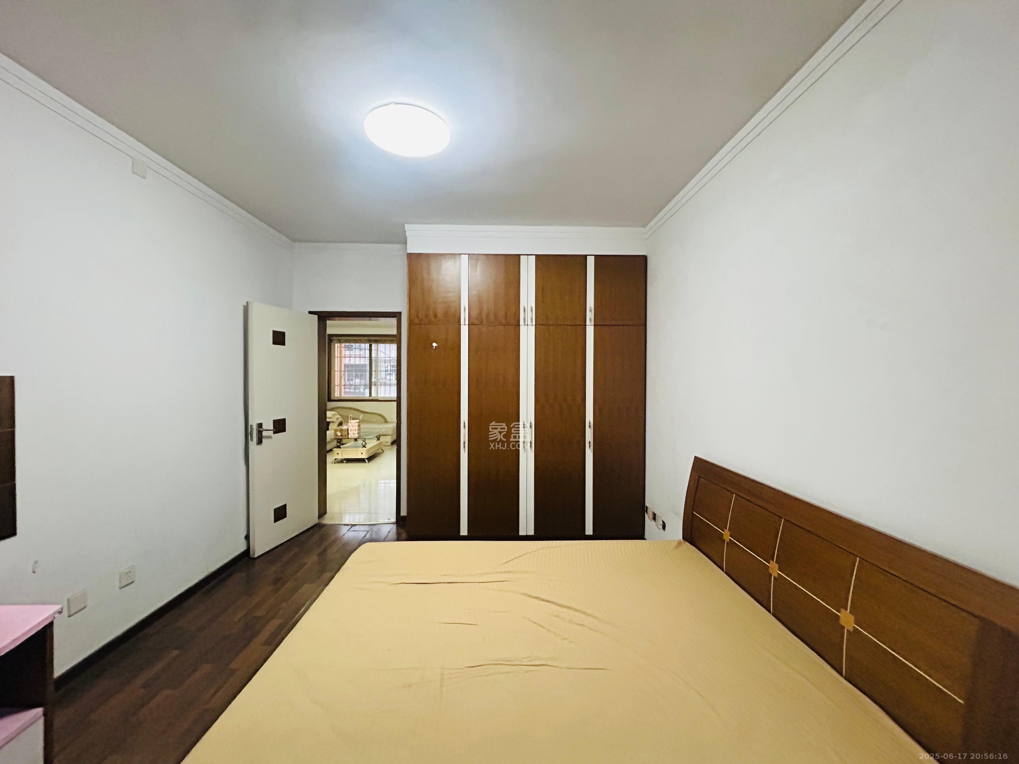 锦绣家园  3室2厅1卫    2200.0元/月室内图