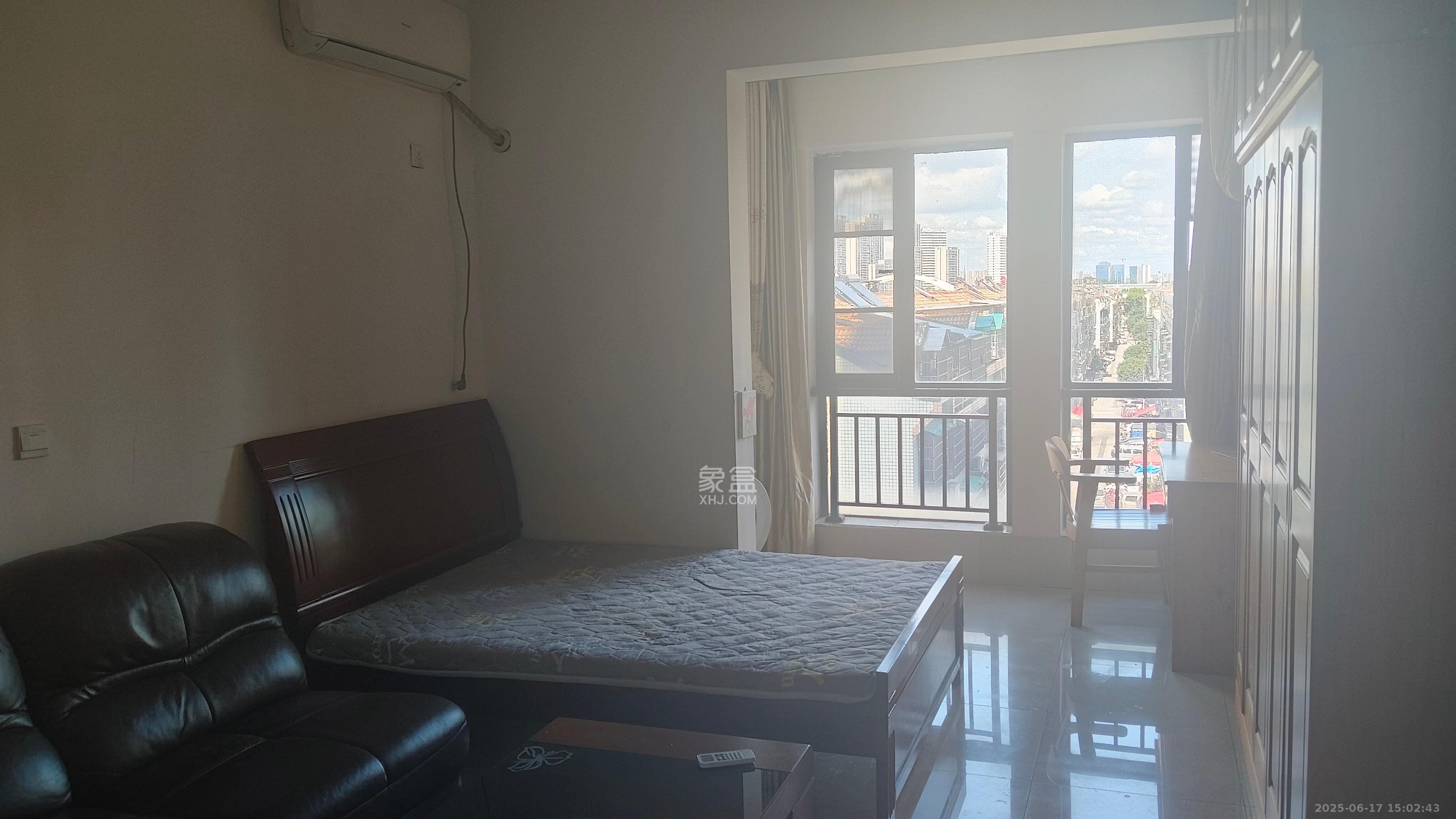 万象凯旋湾 1室1厅1卫 1550.0元/月 万象凯旋湾 1室1厅1卫 1550.0元/月室内图