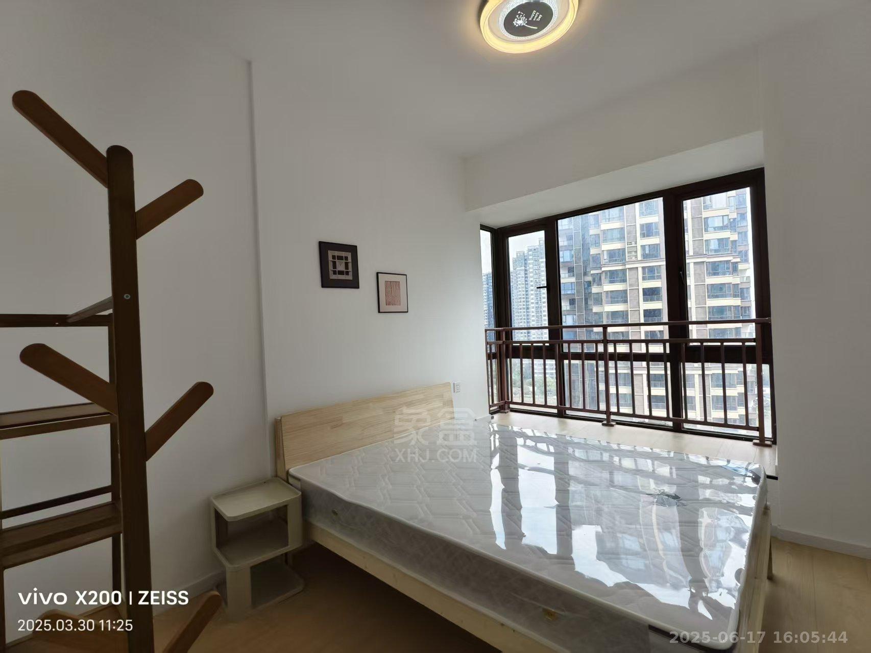 金轮津桥华府 4室2厅2卫 2000.0元/月 金轮津桥华府 4室2厅2卫 2000.0元/月小区图