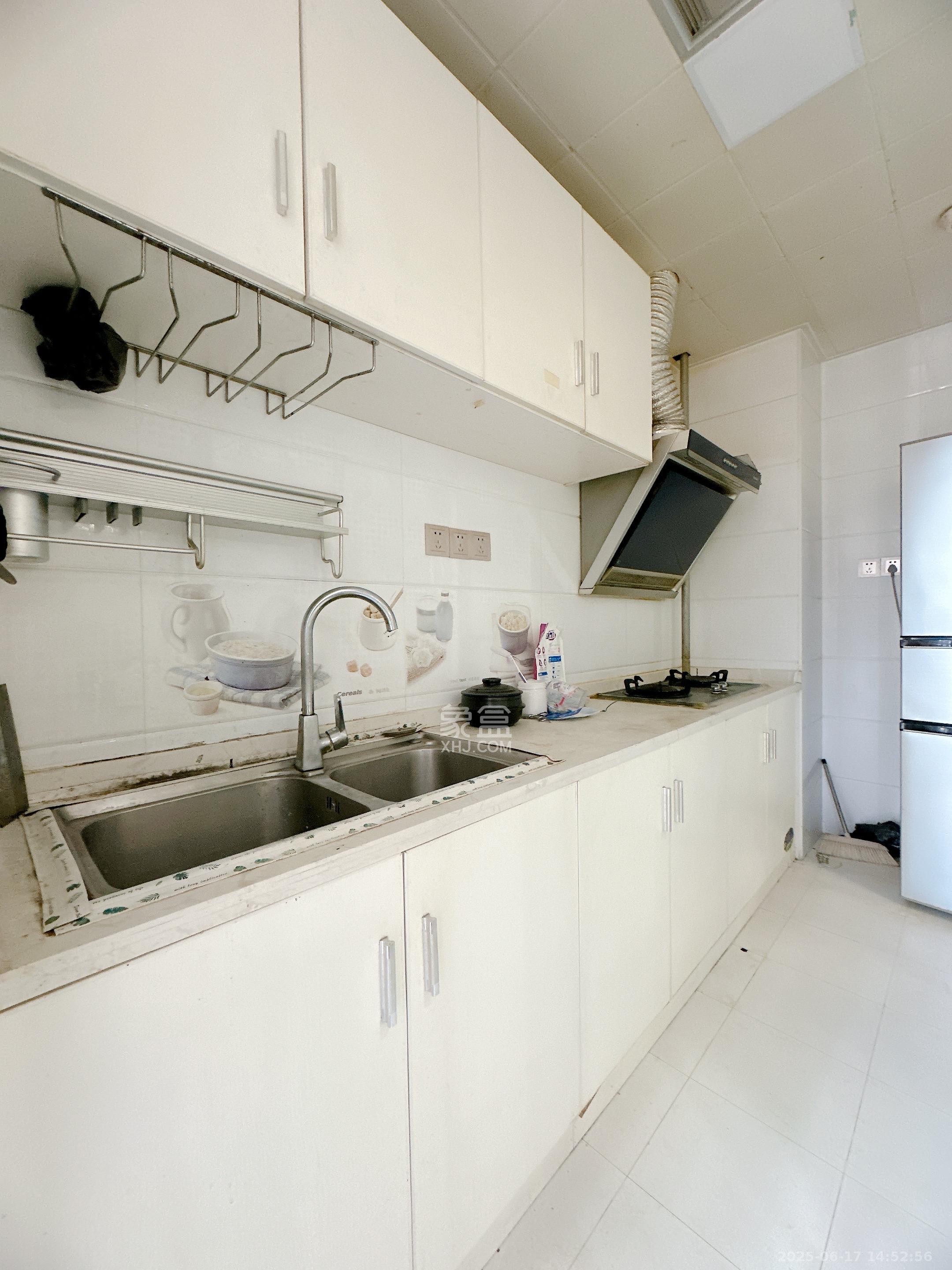 天健壹平方英里(天健芙蓉盛世二期) 3室2厅1卫 2800.0元/月 天健壹平方英里(天健芙蓉盛世二期) 3室2厅1卫 2800.0元/月室内图