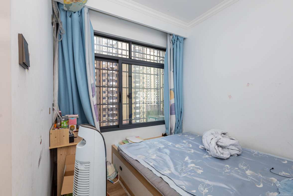 中国铁建国际城二期 4室2厅2卫 99.8万 中国铁建国际城二期 4室2厅2卫 99.8万卧室