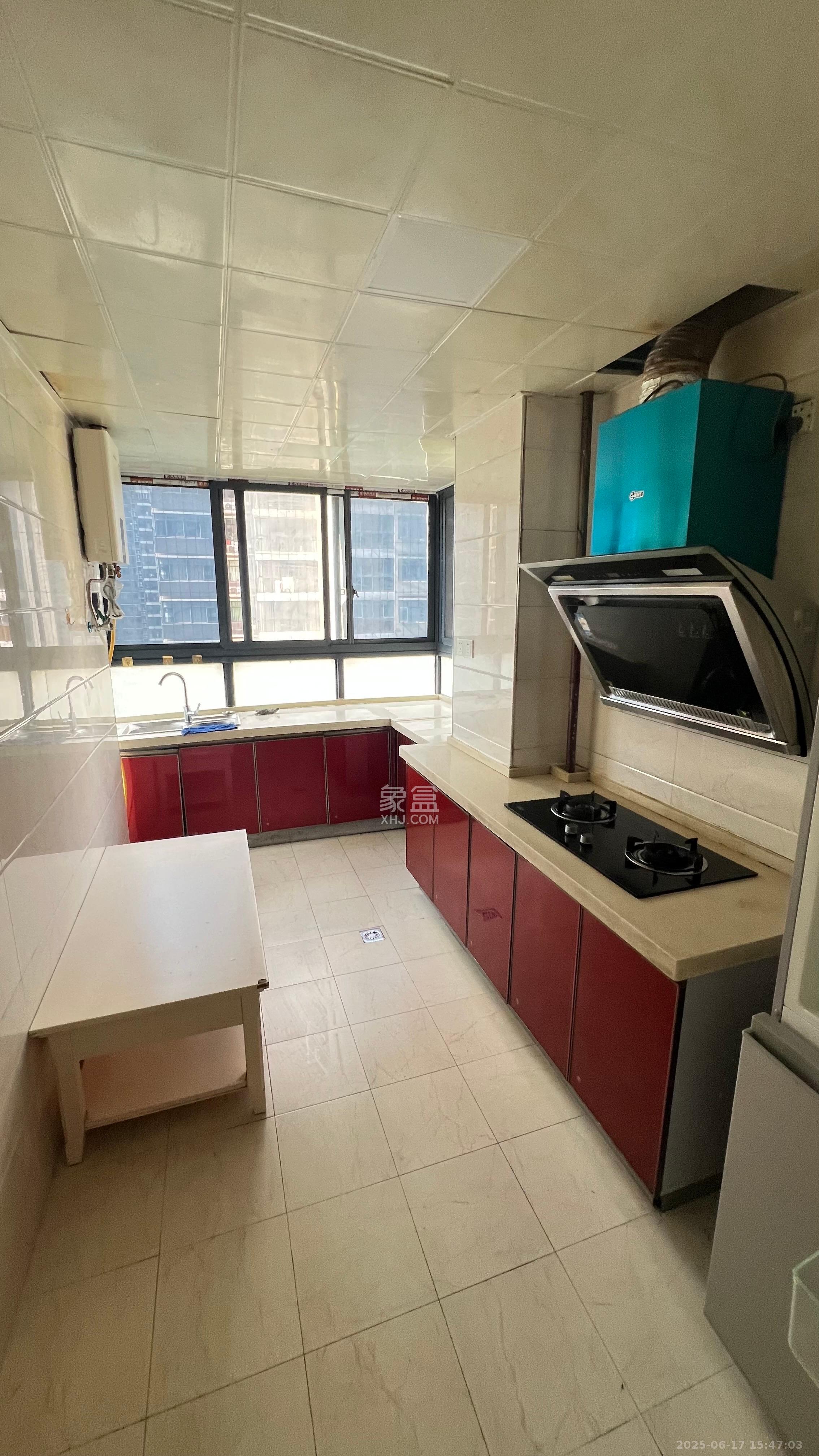 湘水熙园 4室2厅1卫 2400.0元/月 湘水熙园 4室2厅1卫 2400.0元/月室内图