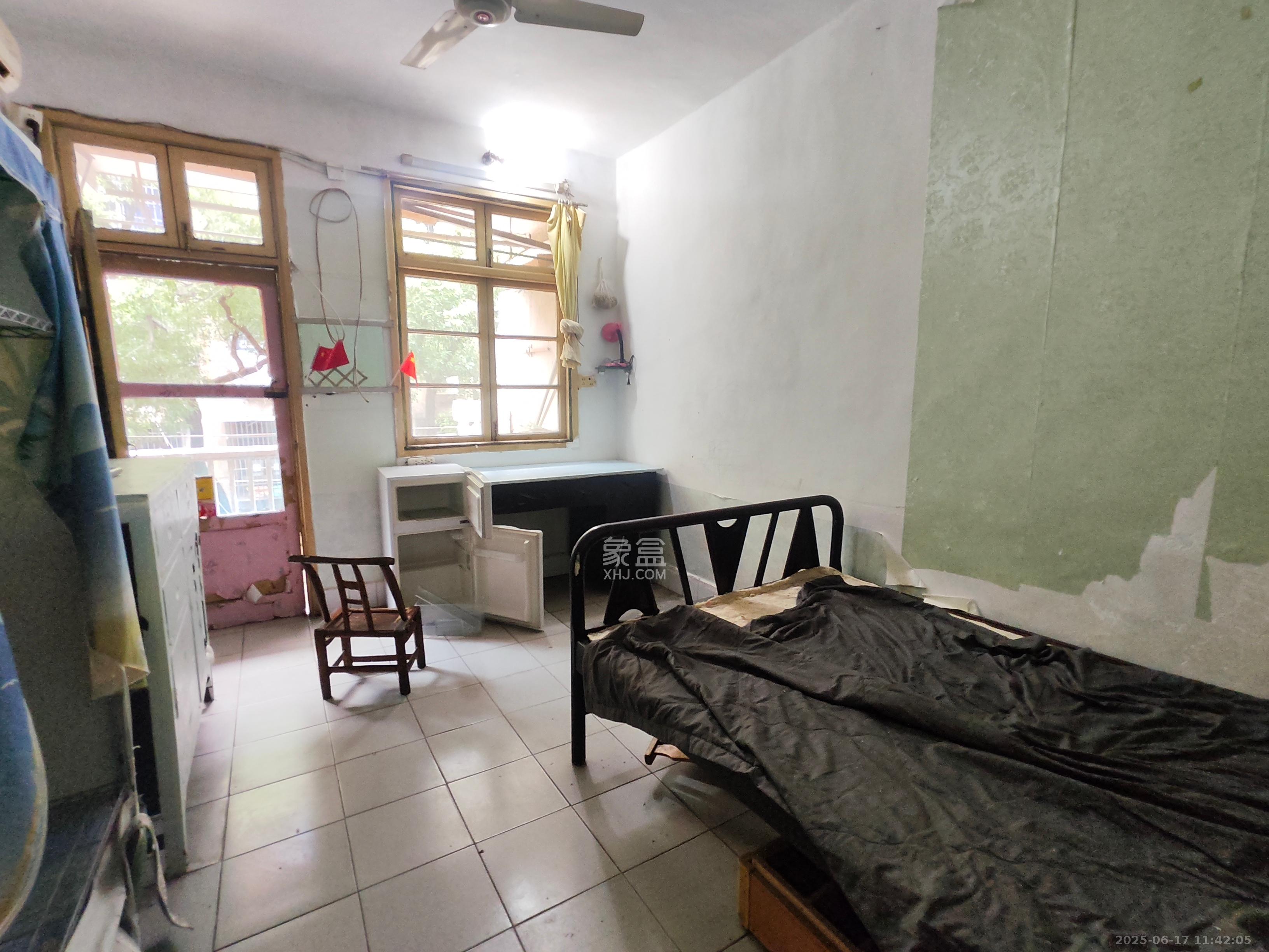 长钢宿舍小区  2室1厅1卫    1200.0元/月 长钢宿舍小区  2室1厅1卫    1200.0元/月室内图