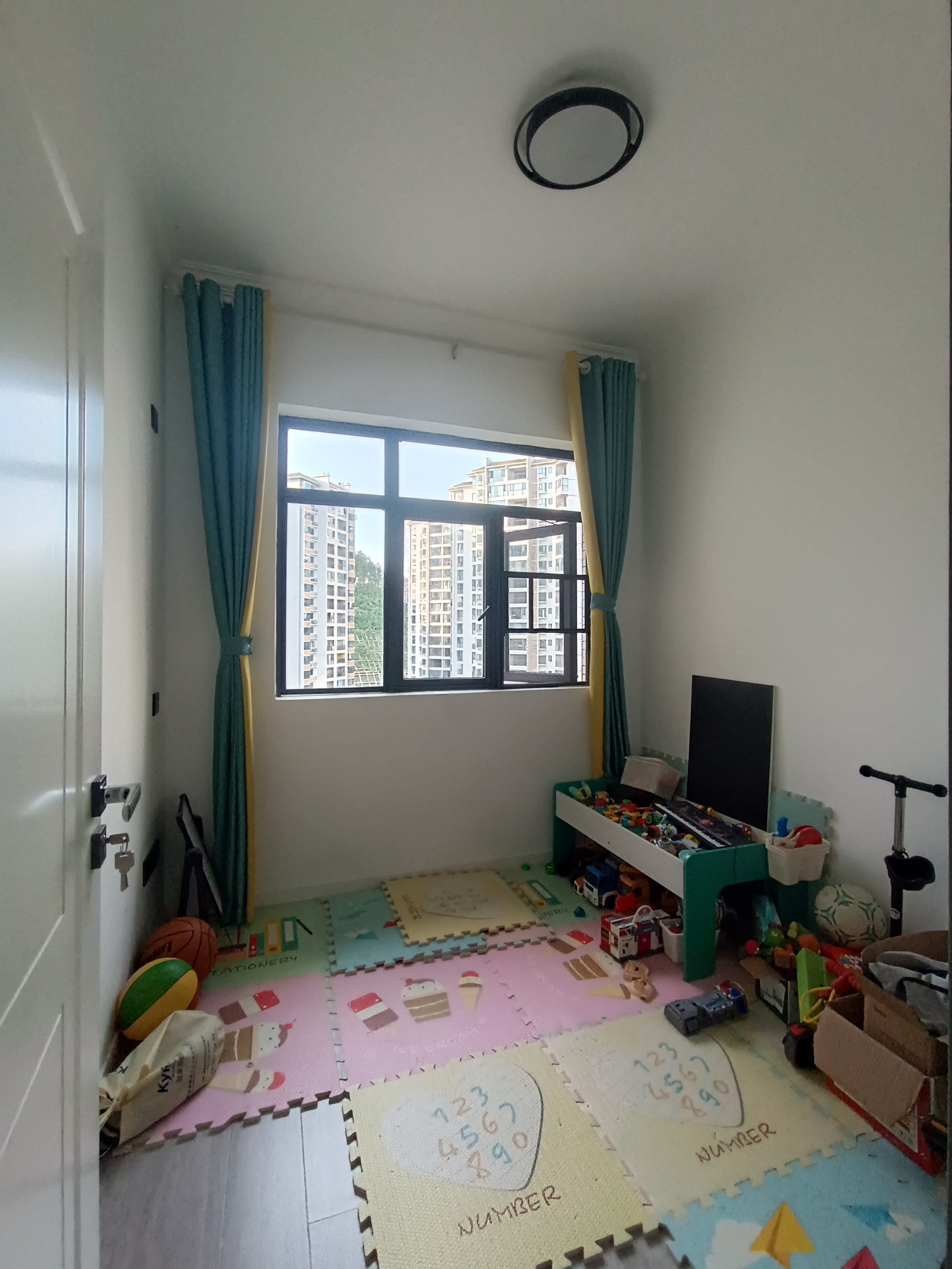 山城上品 1室0厅0卫 2580.0元/月 山城上品 1室0厅0卫 2580.0元/月室内图