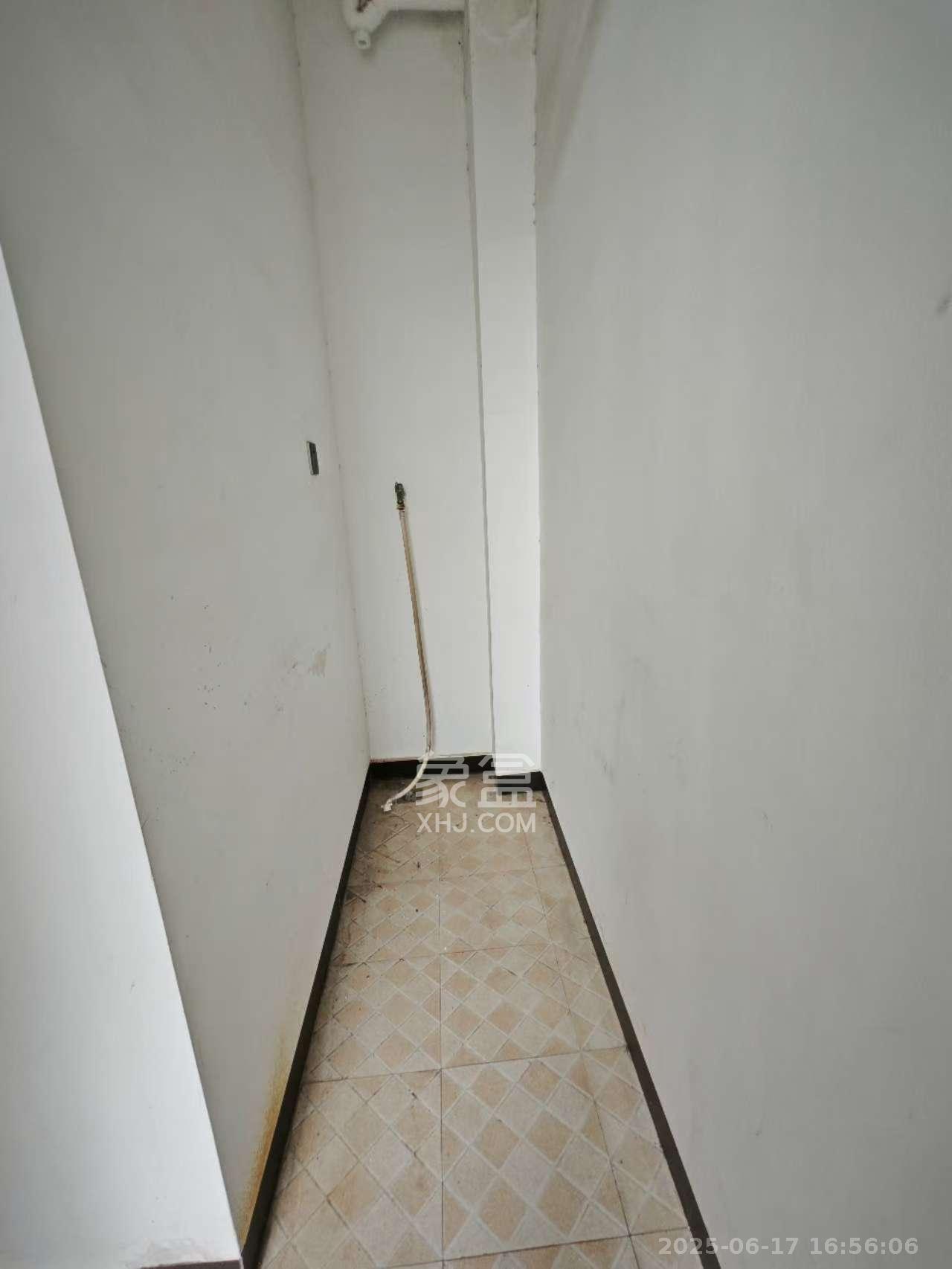 红树湾 1室2厅1卫 2000.0元/月 红树湾 1室2厅1卫 2000.0元/月室内图