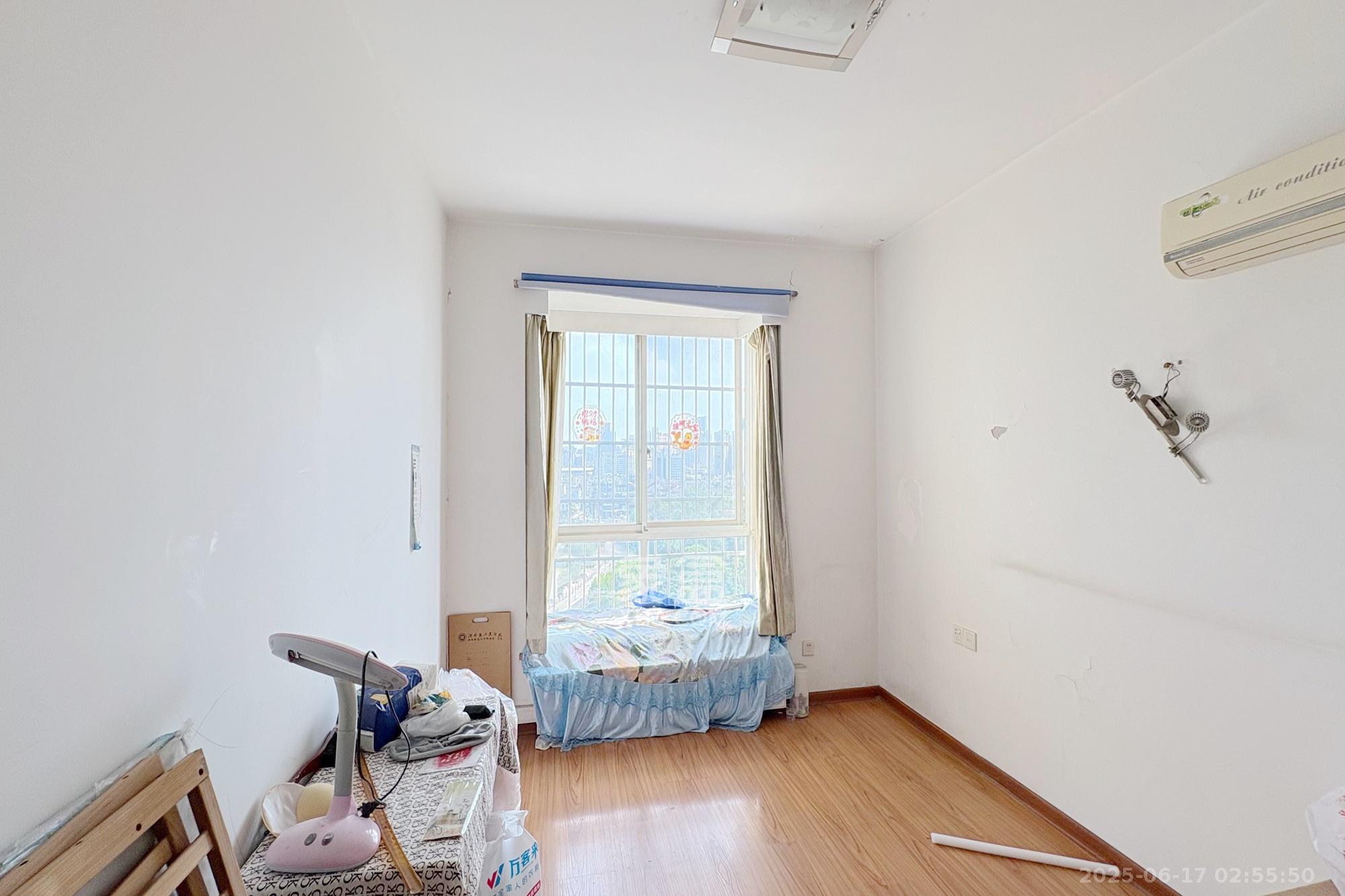 万顺家园  4室2厅2卫    125.0万卧室