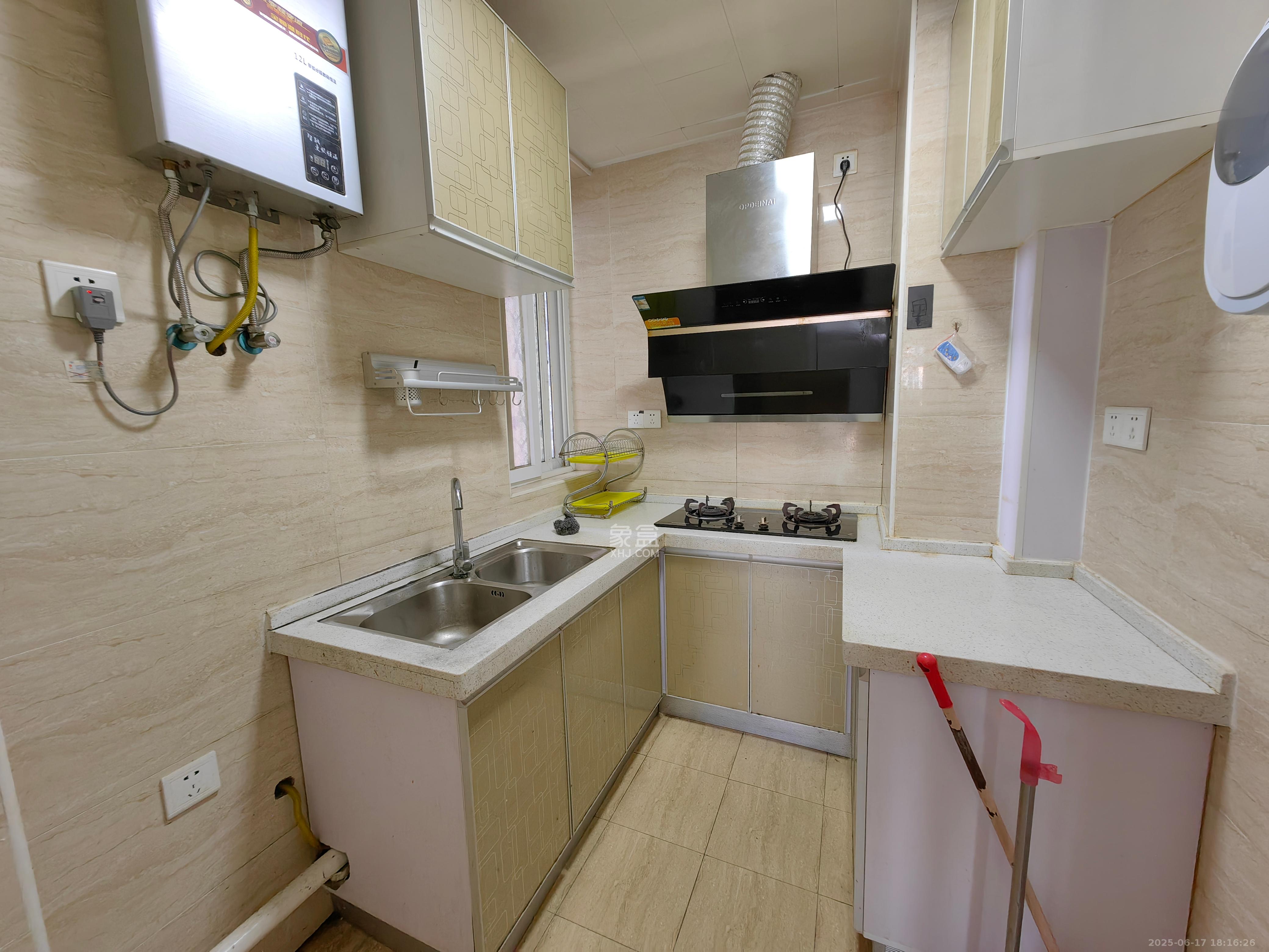 光明城市(星辰青年城) 2室1厅1卫 1800.0元/月 光明城市(星辰青年城) 2室1厅1卫 1800.0元/月室内图