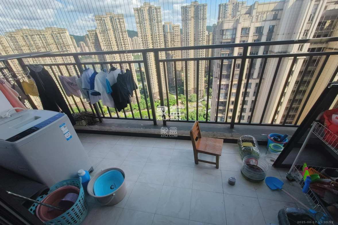 梅溪湖金茂悦(金悦雅苑)  3室2厅1卫    2700.0元/月 梅溪湖金茂悦(金悦雅苑)  3室2厅1卫    2700.0元/月室内图