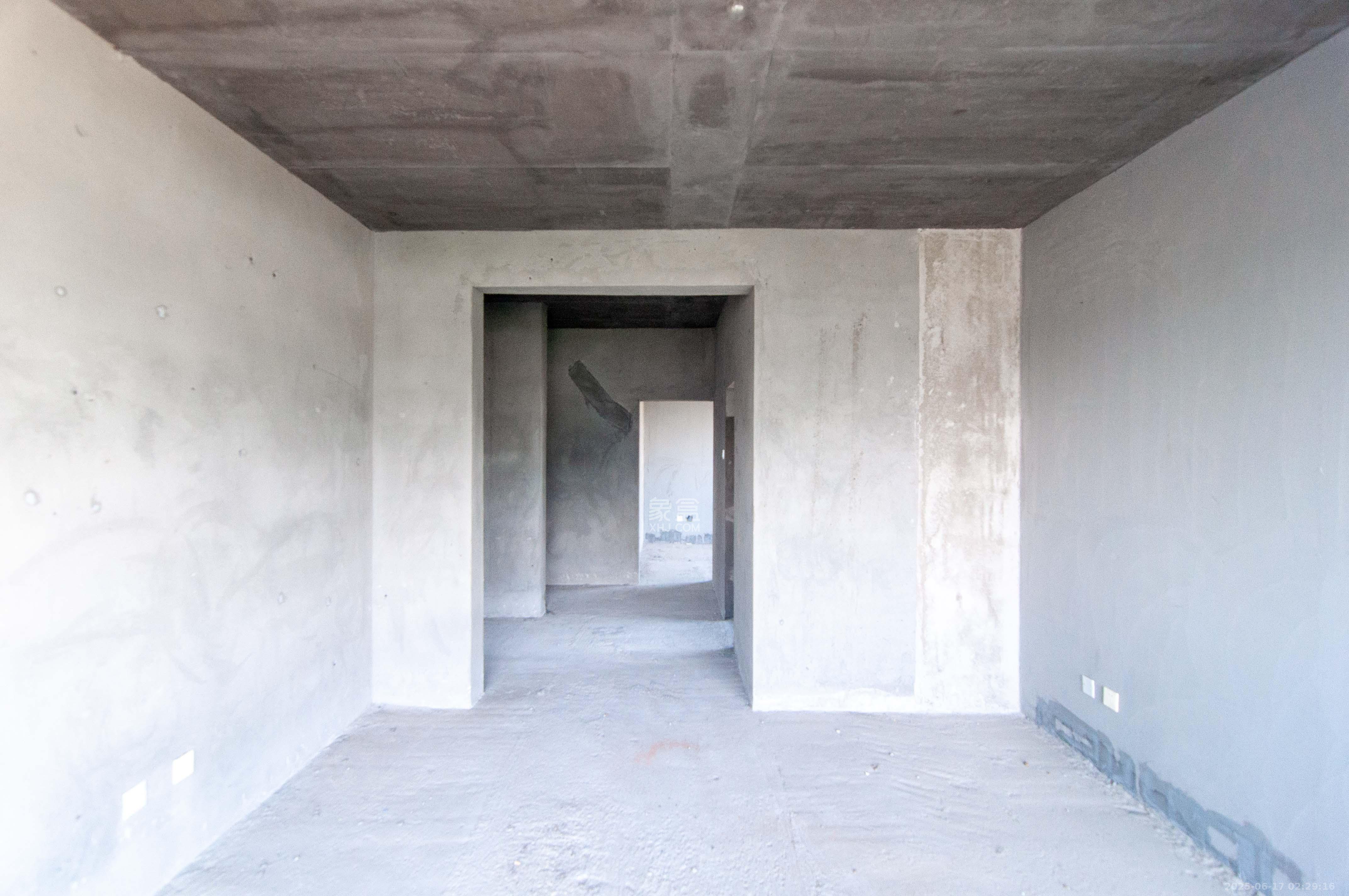 恩瑞御西湖 4室2厅3卫 310.0万 恩瑞御西湖 4室2厅3卫 310.0万其他