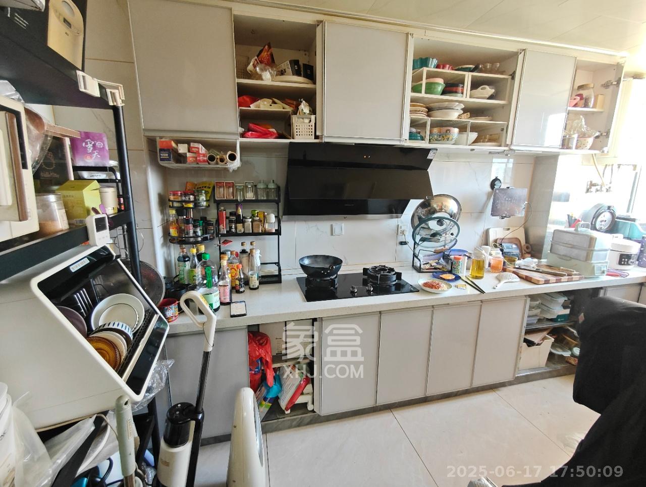 怡海星城 3室2厅2卫 2800.0元/月 怡海星城 3室2厅2卫 2800.0元/月室内图