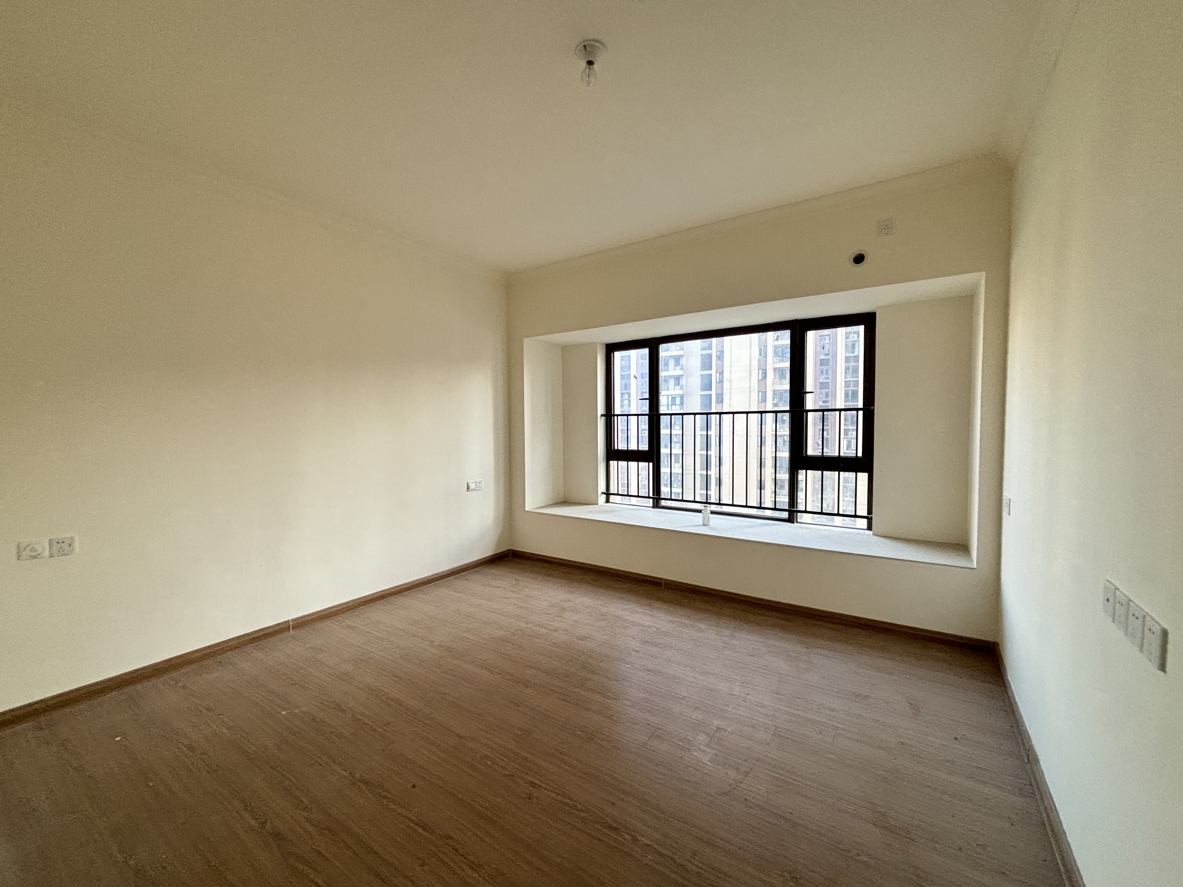 华耀碧桂园十里江湾誉峯 1室0厅0卫 2000.0元/月 华耀碧桂园十里江湾誉峯 1室0厅0卫 2000.0元/月室内图