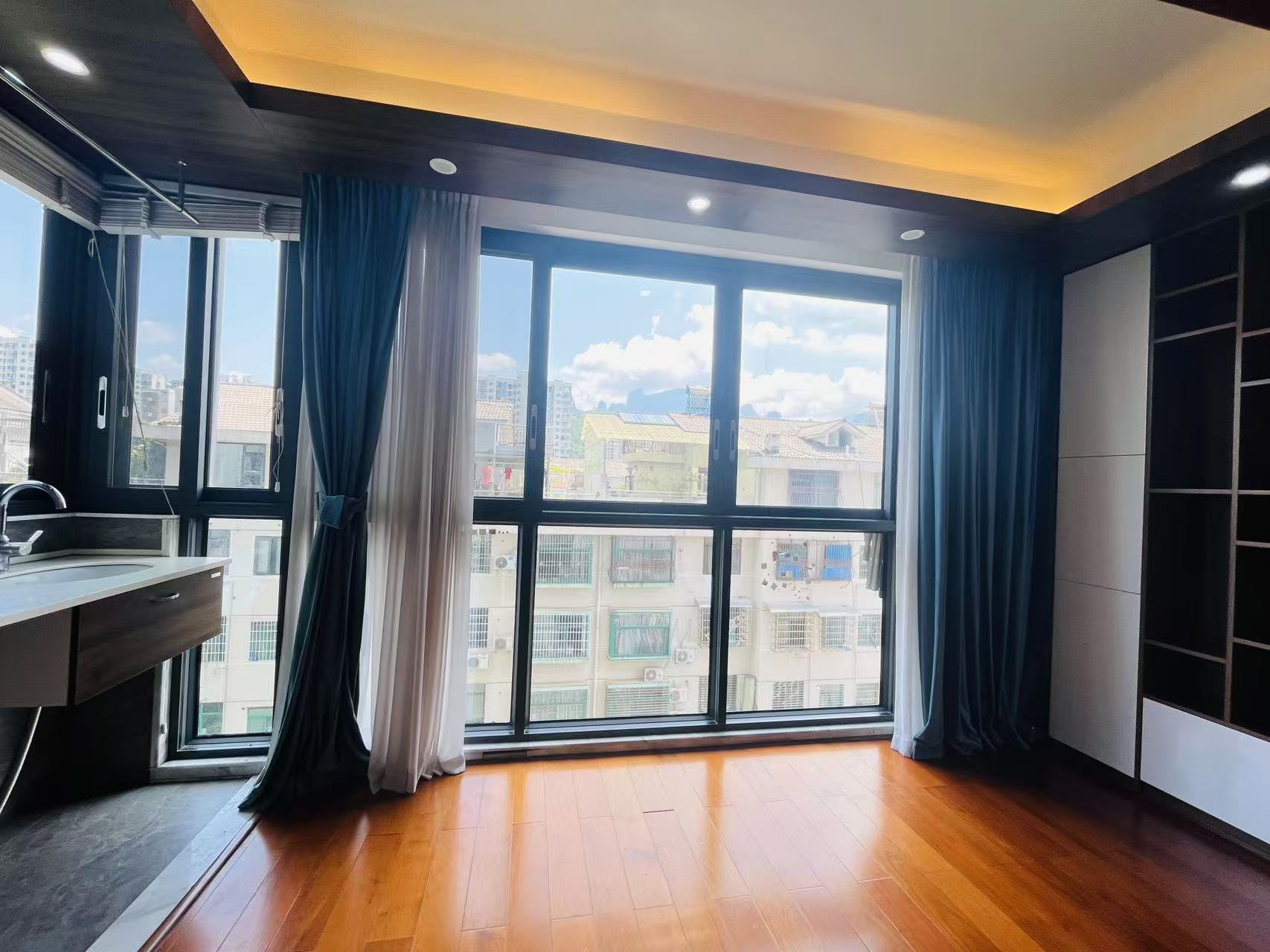 鼎泰逸景园 3室2厅2卫 88.0万 鼎泰逸景园 3室2厅2卫 88.0万客厅