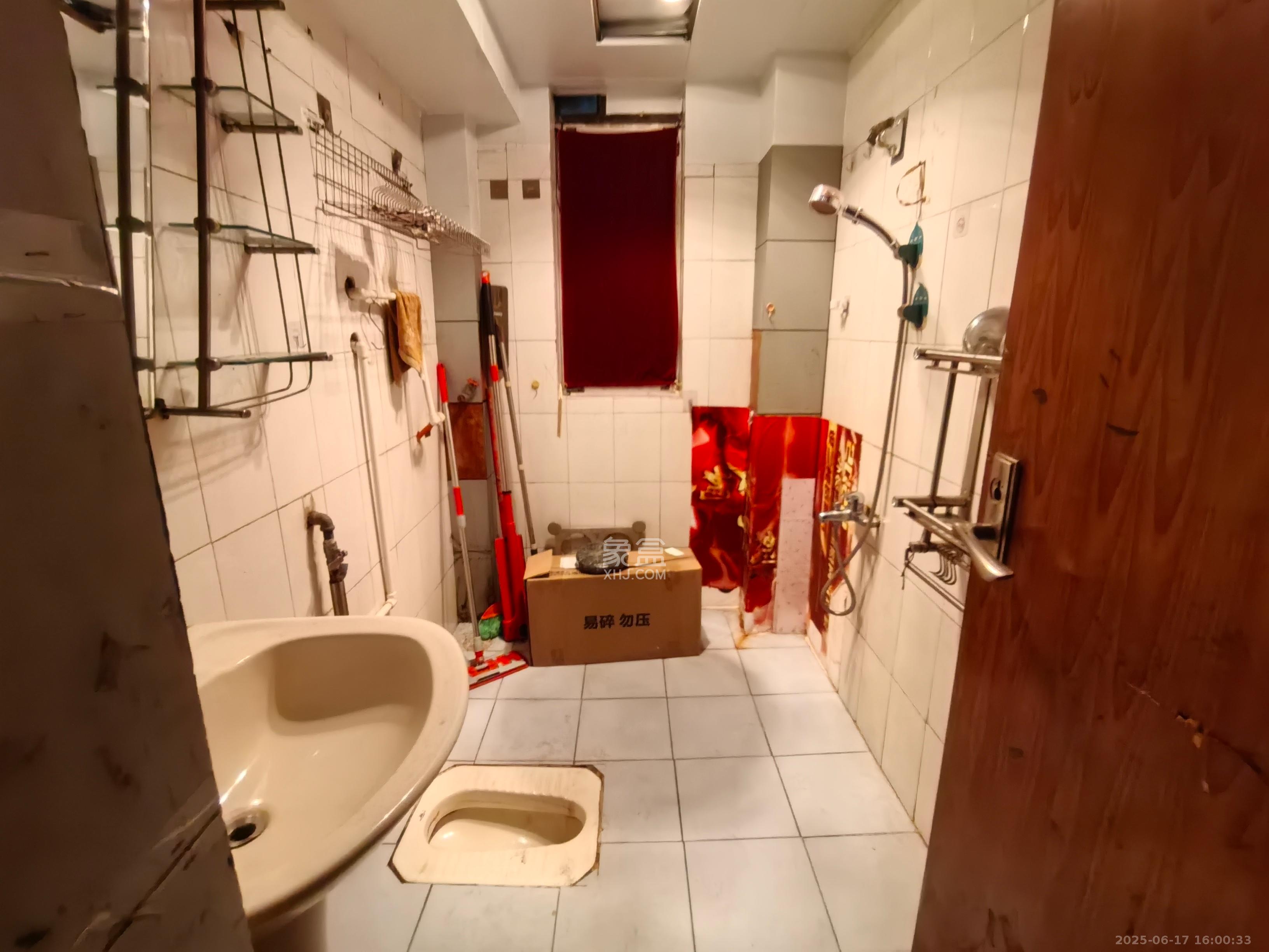 省财政厅宿舍 3室1厅1卫 2200.0元/月 省财政厅宿舍 3室1厅1卫 2200.0元/月室内图