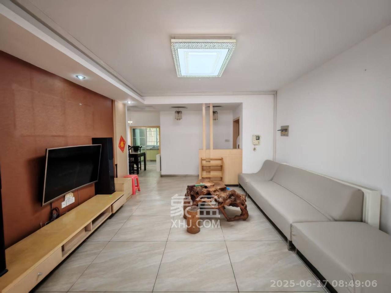 鑫天山水洲城 3室2厅2卫 2400.0元/月 鑫天山水洲城 3室2厅2卫 2400.0元/月室内图