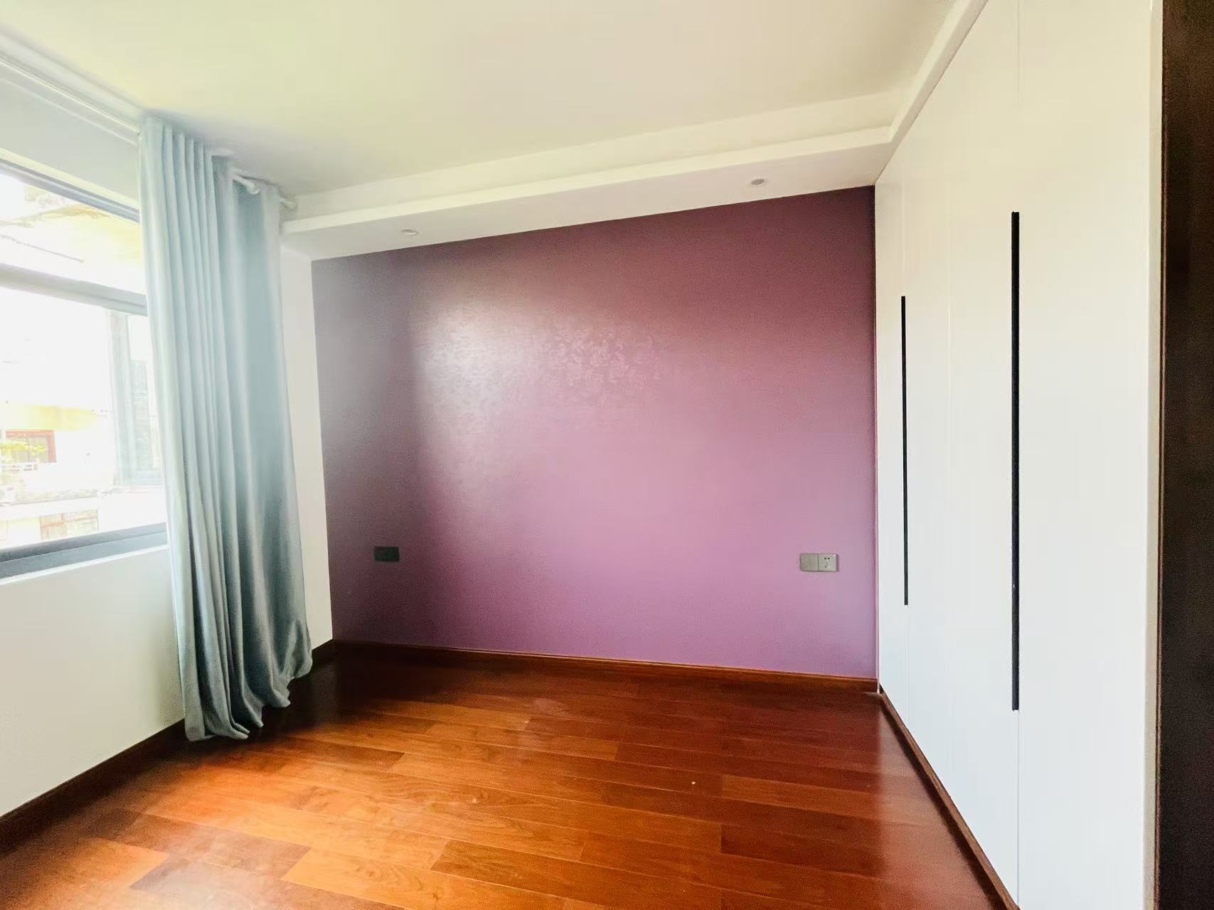 鼎泰逸景园 3室2厅2卫 88.0万 鼎泰逸景园 3室2厅2卫 88.0万客厅