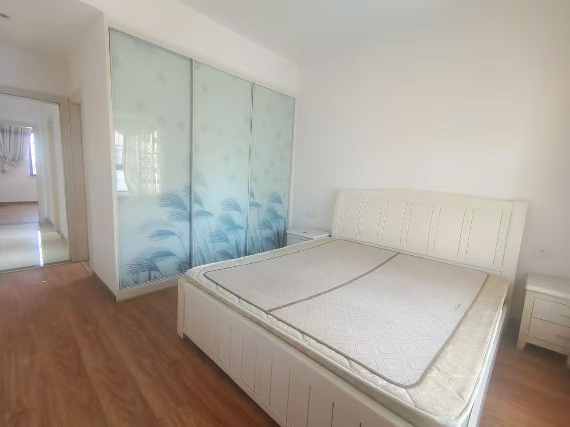 名仕华府  4室2厅2卫   2300.00元/月室内图