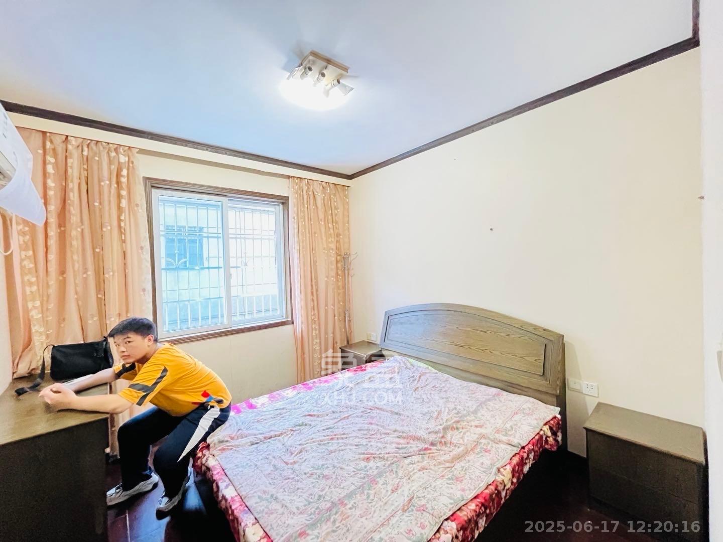 南锦家园  3室2厅1卫   2200.00元/月室内图