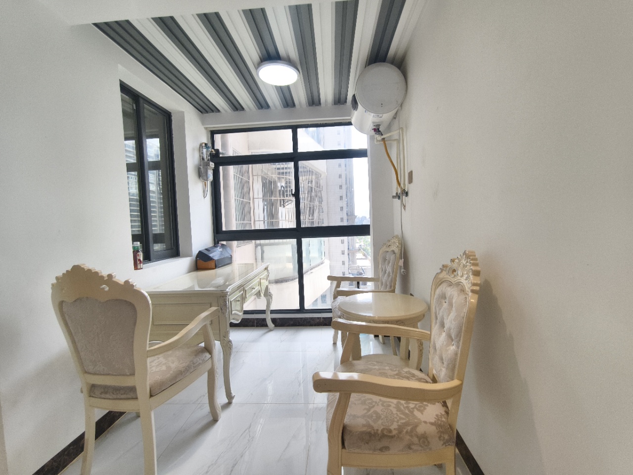 绿地海长流一期  3室2厅1卫    160.0万 绿地海长流一期  3室2厅1卫    160.0万室内图