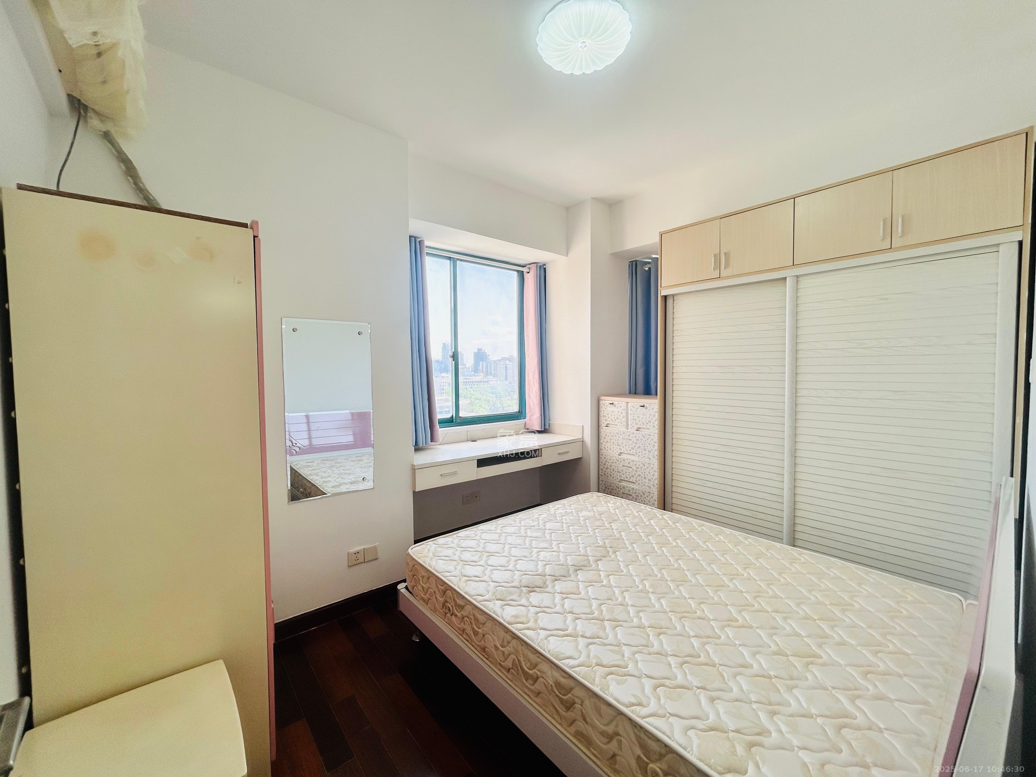 白沙花园  2室2厅1卫    2200.0元/月 白沙花园  2室2厅1卫    2200.0元/月室内图