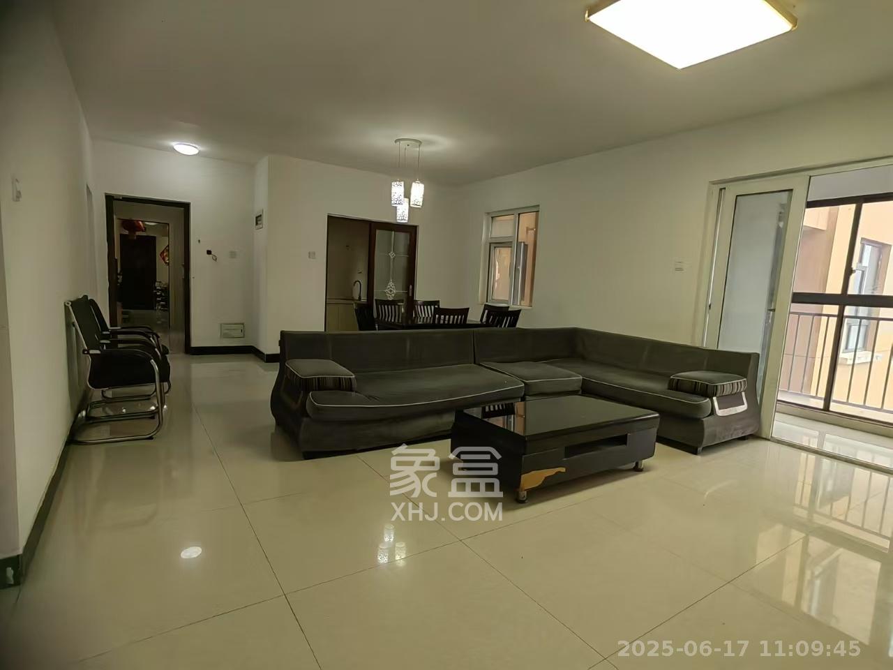 米兰春天  4室2厅2卫    2400.0元/月 米兰春天  4室2厅2卫    2400.0元/月室内图