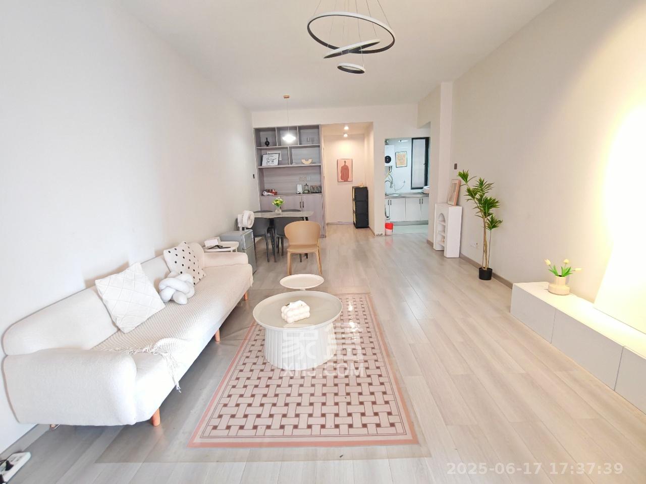 凯通国际城(凯通朝庭) 3室2厅1卫 3500.0元/月 凯通国际城(凯通朝庭) 3室2厅1卫 3500.0元/月室内图