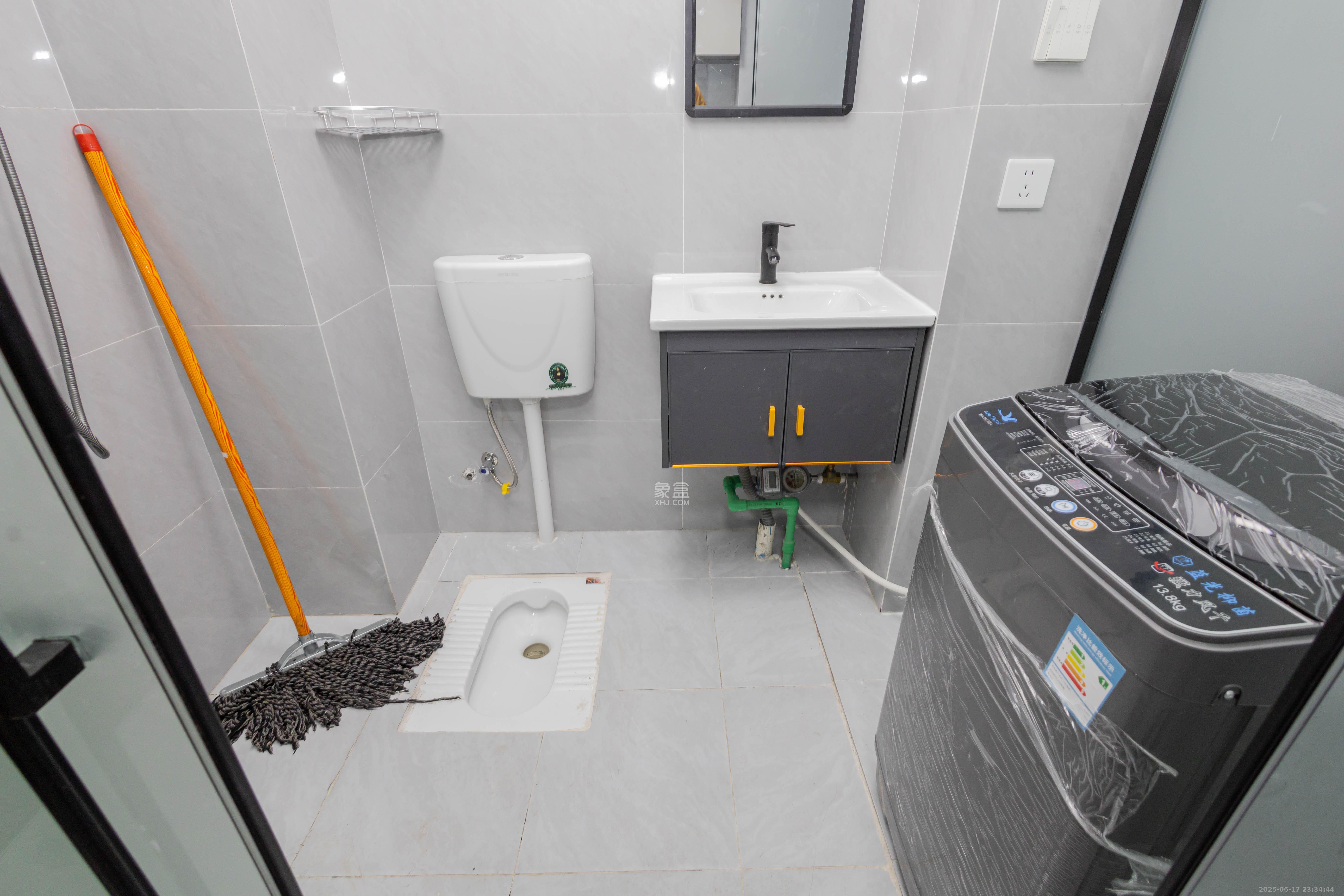 海德公园 1室1厅1卫 25.8万 海德公园 1室1厅1卫 25.8万卫生间