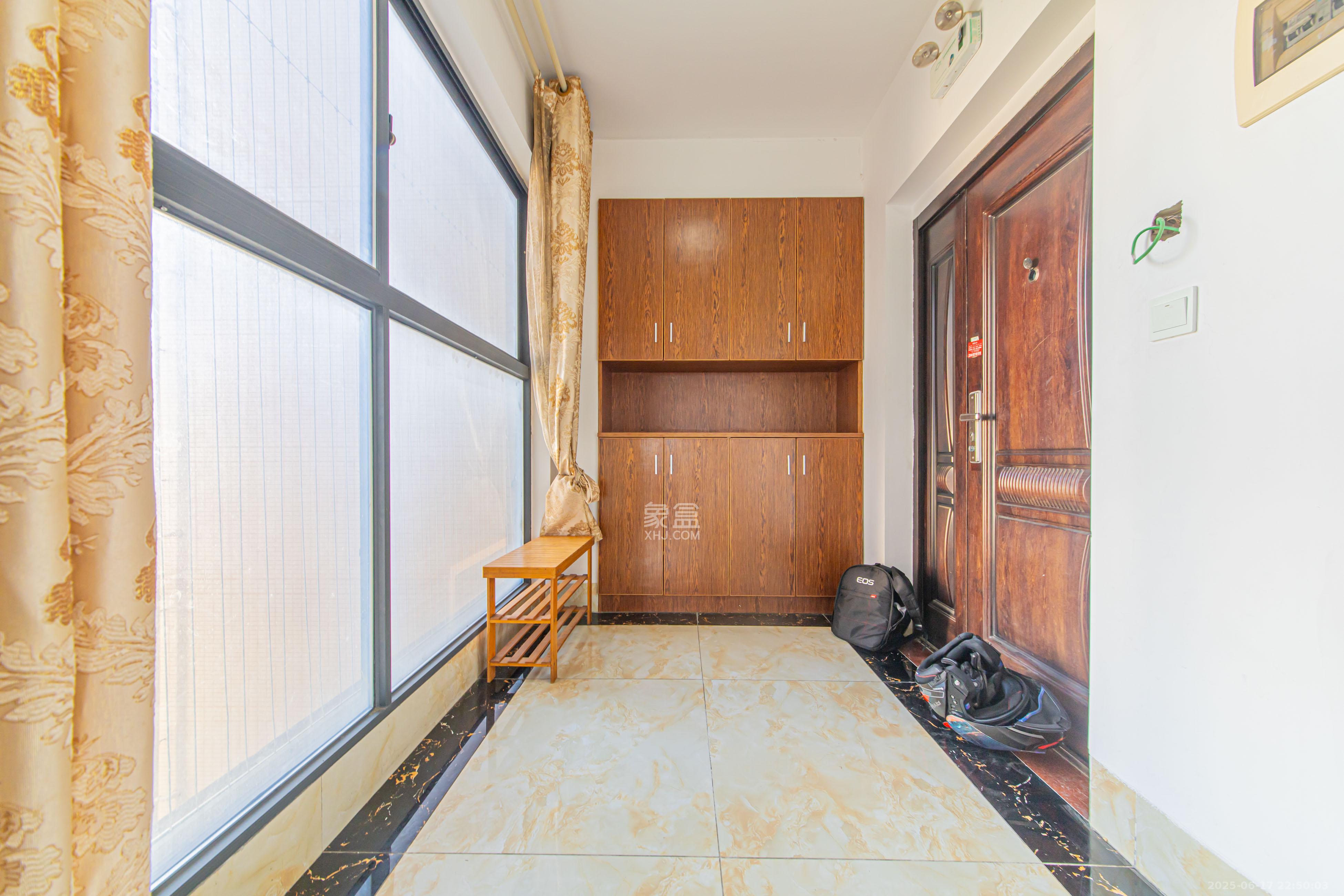 中建芙蓉嘉苑  4室2厅2卫   150.00万其他