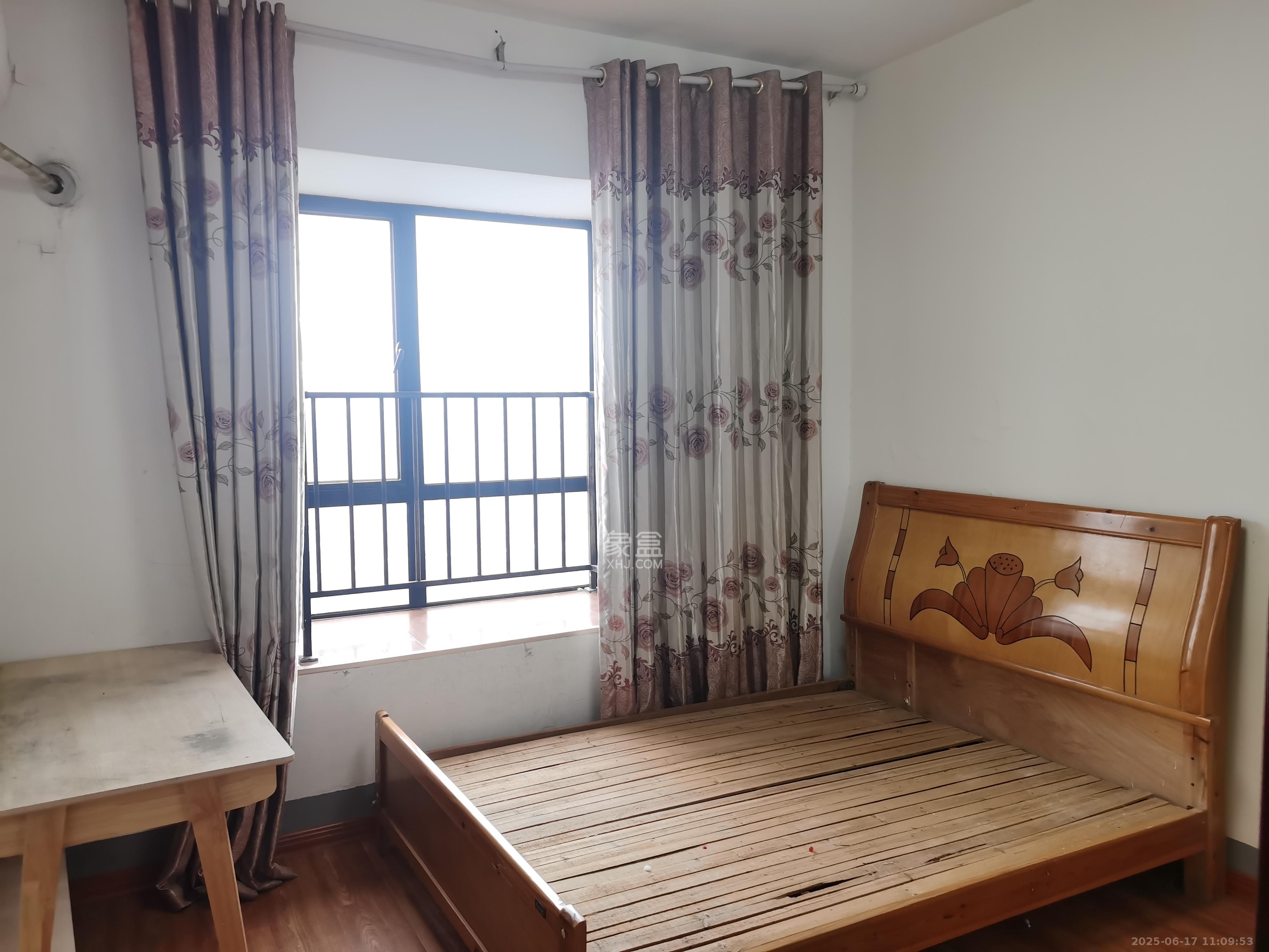 三江花中城  3室2厅1卫   2700.00元/月室内图