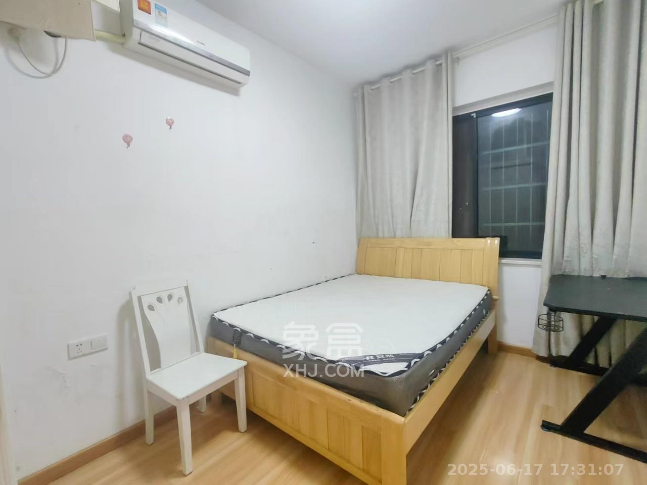 紫御江山  3室2厅1卫   2500.00元/月室内图