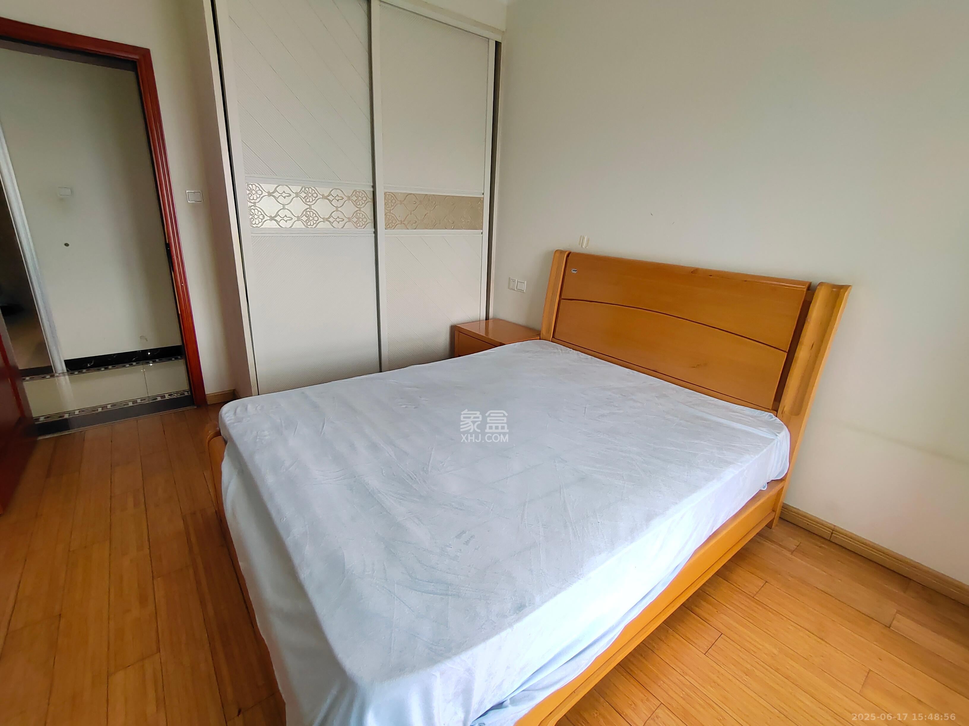 恒广国际景园  3室2厅2卫   2400.00元/月室内图