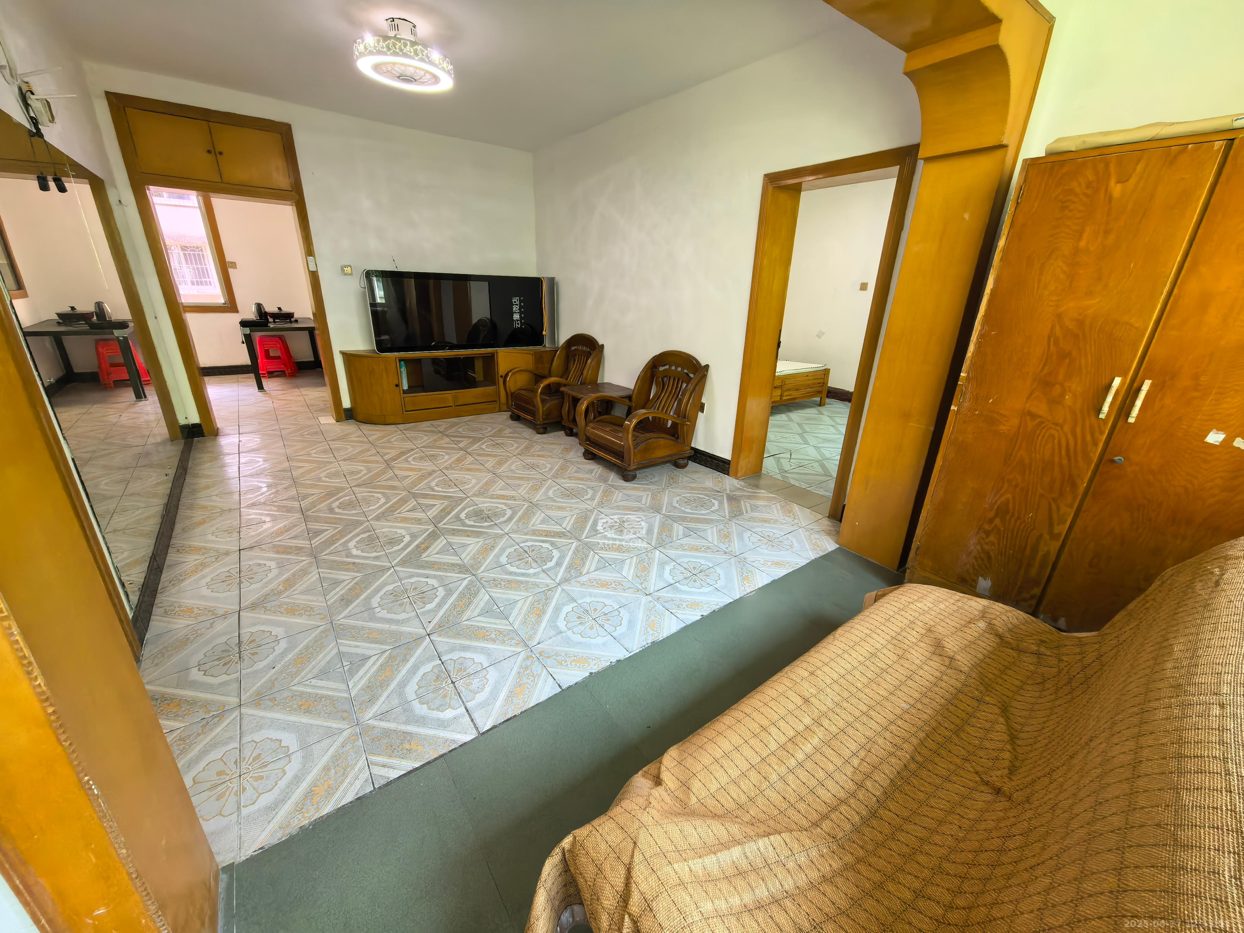 东广济桥社区 2室1厅1卫 1700.0元/月 东广济桥社区 2室1厅1卫 1700.0元/月室内图