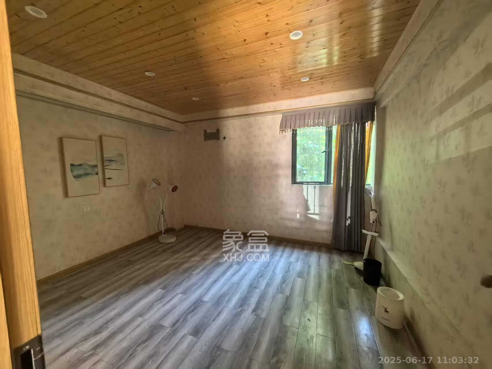 中国铁建国际城一期   96.19㎡      12800.0元/月室内图