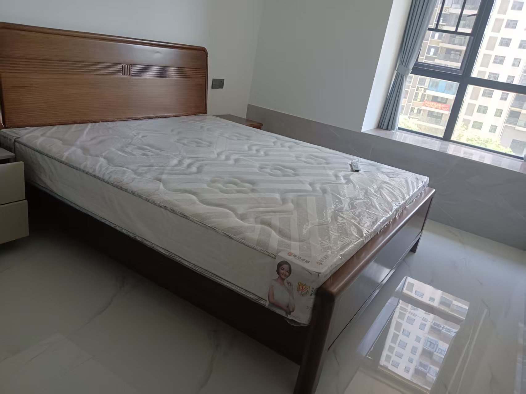互助小区电梯房  3室2厅2卫   1900.00元/月室内图