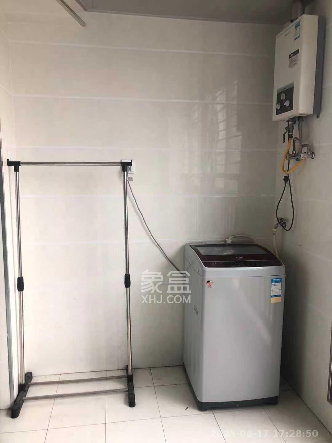 山水湾  1室1厅1卫   1300.00元/月室内图