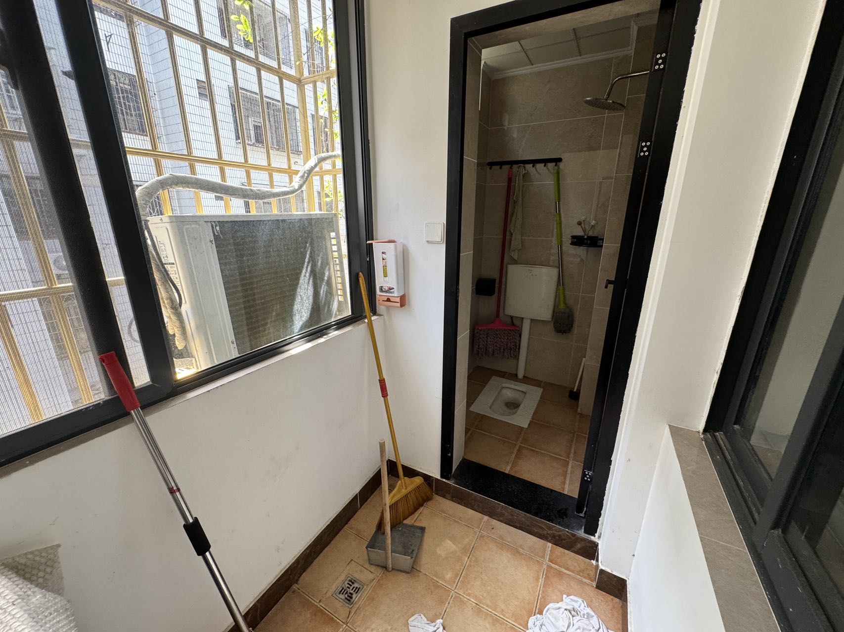 凤翔山庄 3室2厅2卫 102.0万 凤翔山庄 3室2厅2卫 102.0万室内图