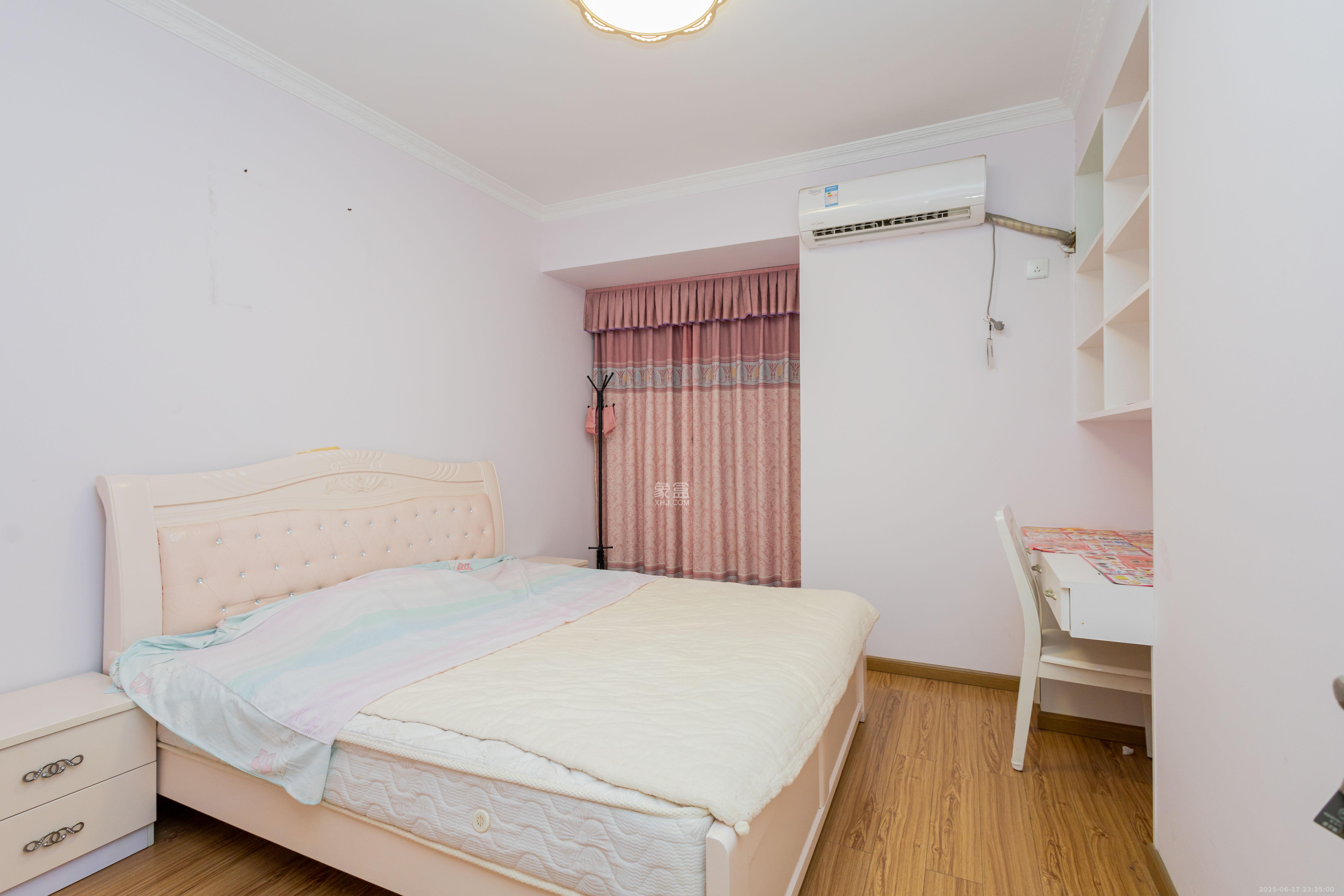 爵士湘 3室2厅2卫 76.3万 爵士湘 3室2厅2卫 76.3万卧室