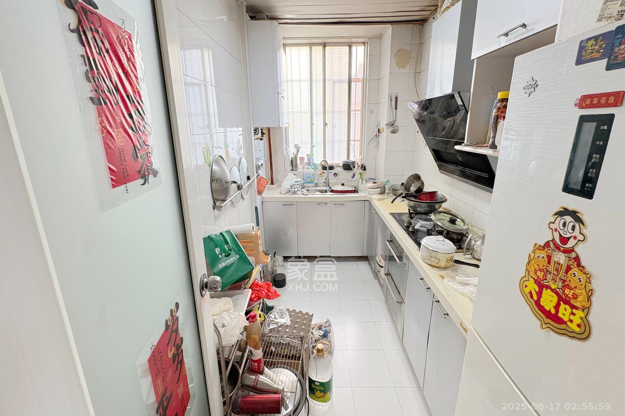 万顺家园  4室2厅2卫    125.0万厨房