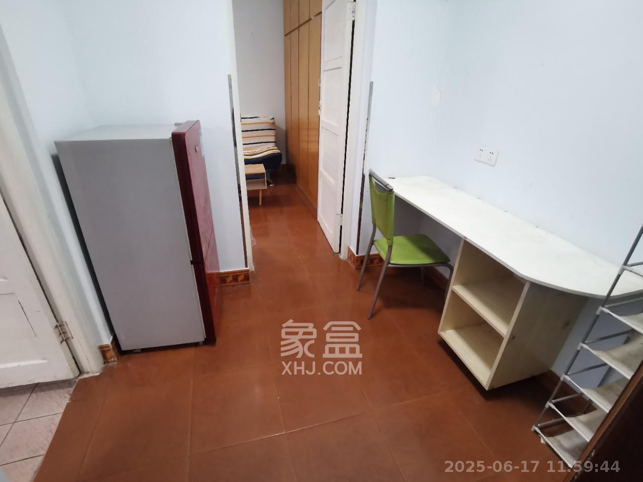 马王堆汽配城  1室1厅1卫    1200.0元/月