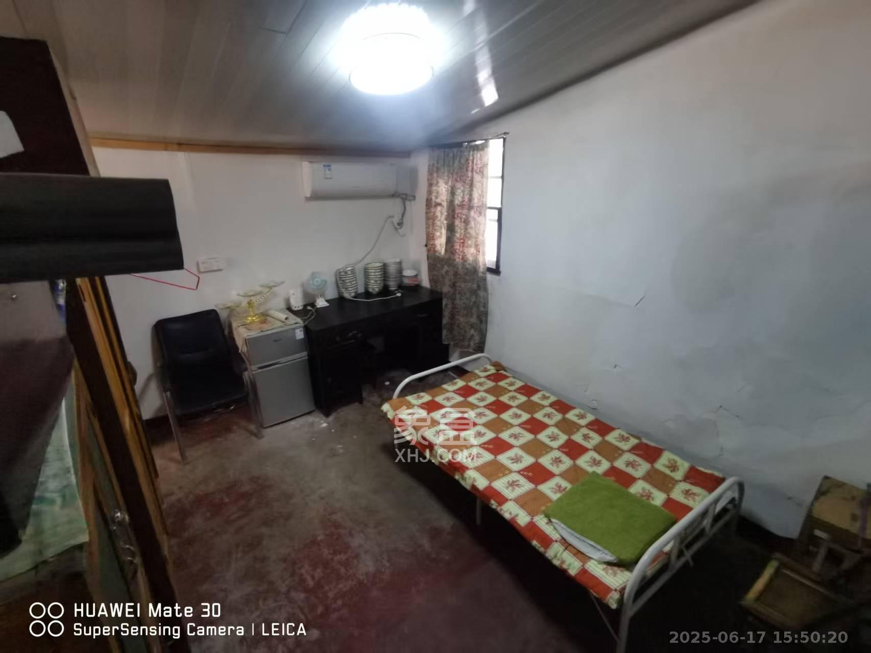 韶山路散盘 3室1厅1卫 1200.0元/月 韶山路散盘 3室1厅1卫 1200.0元/月室内图