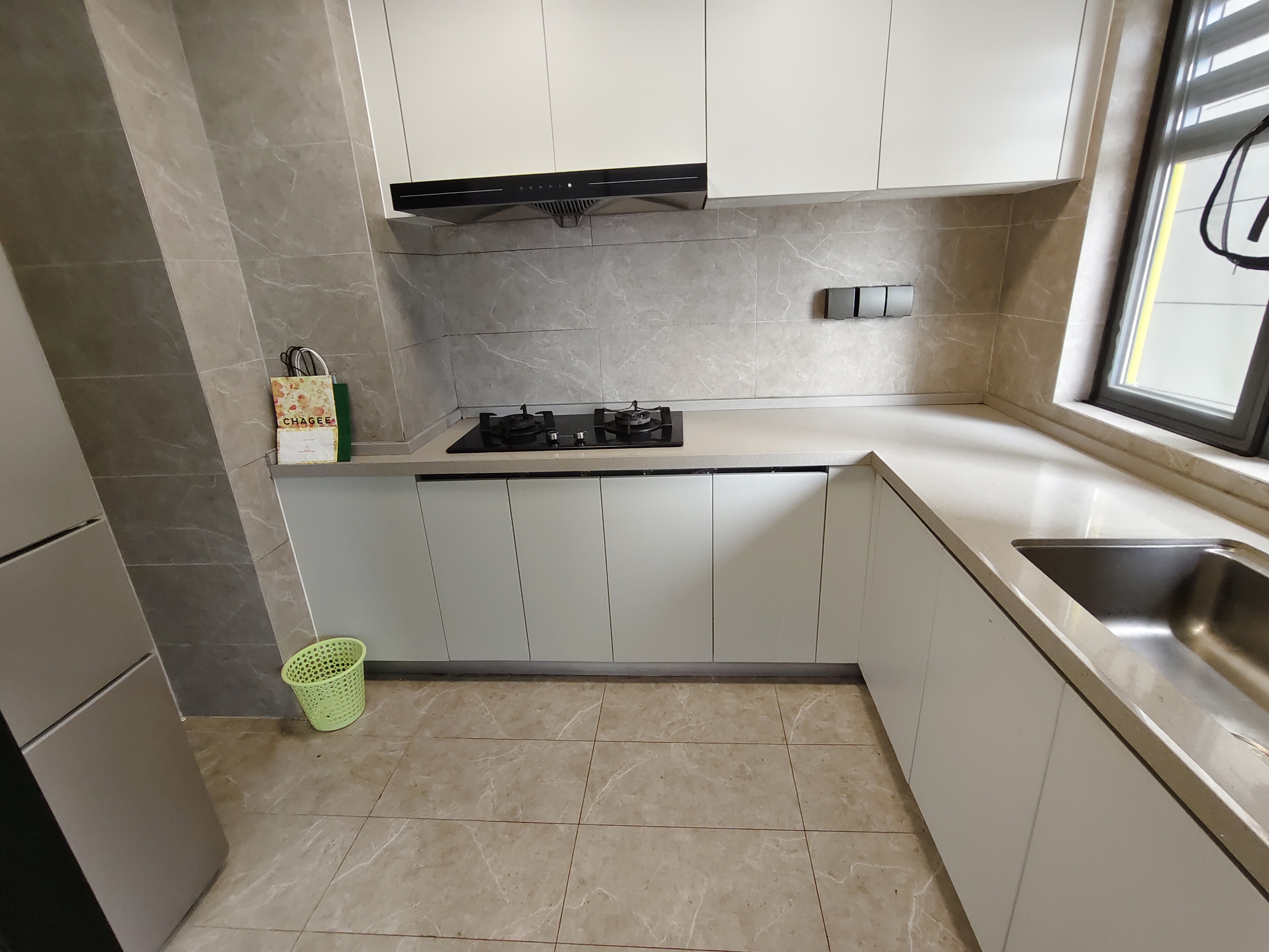 润山府  3室2厅2卫    3000.0元/月 润山府  3室2厅2卫    3000.0元/月室内图