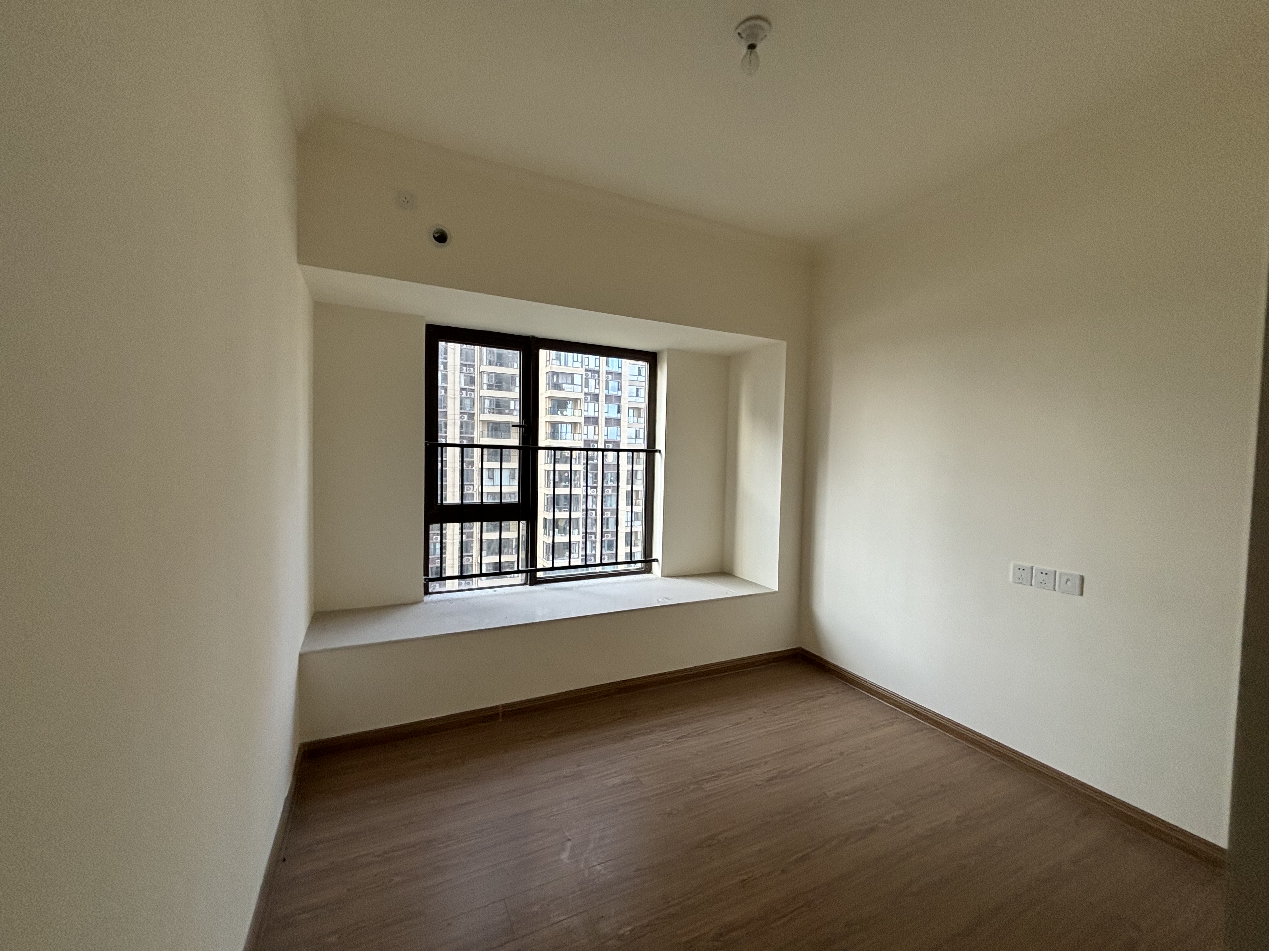 华耀碧桂园十里江湾誉峯 1室0厅0卫 2000.0元/月 华耀碧桂园十里江湾誉峯 1室0厅0卫 2000.0元/月室内图