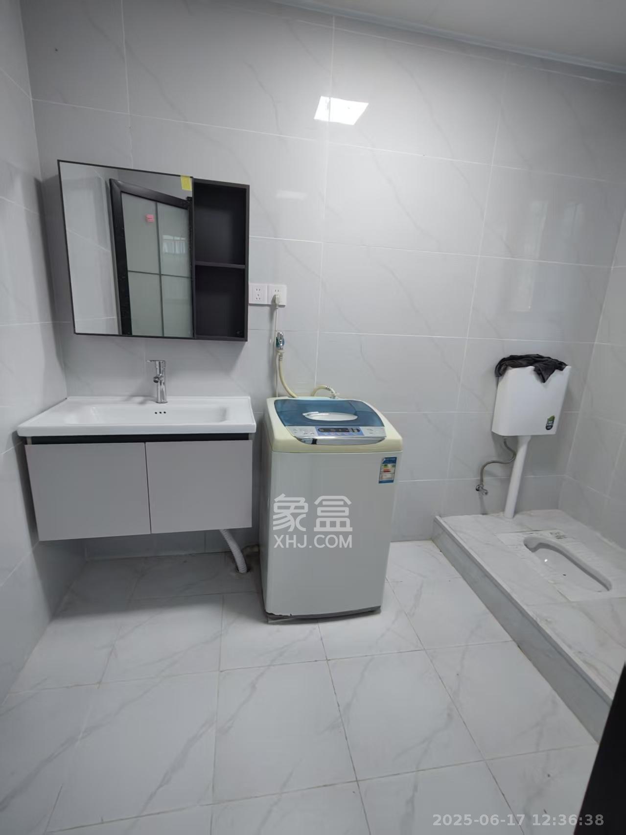 中建五局信和苑二区 3室2厅1卫 1600.0元/月 中建五局信和苑二区 3室2厅1卫 1600.0元/月室内图