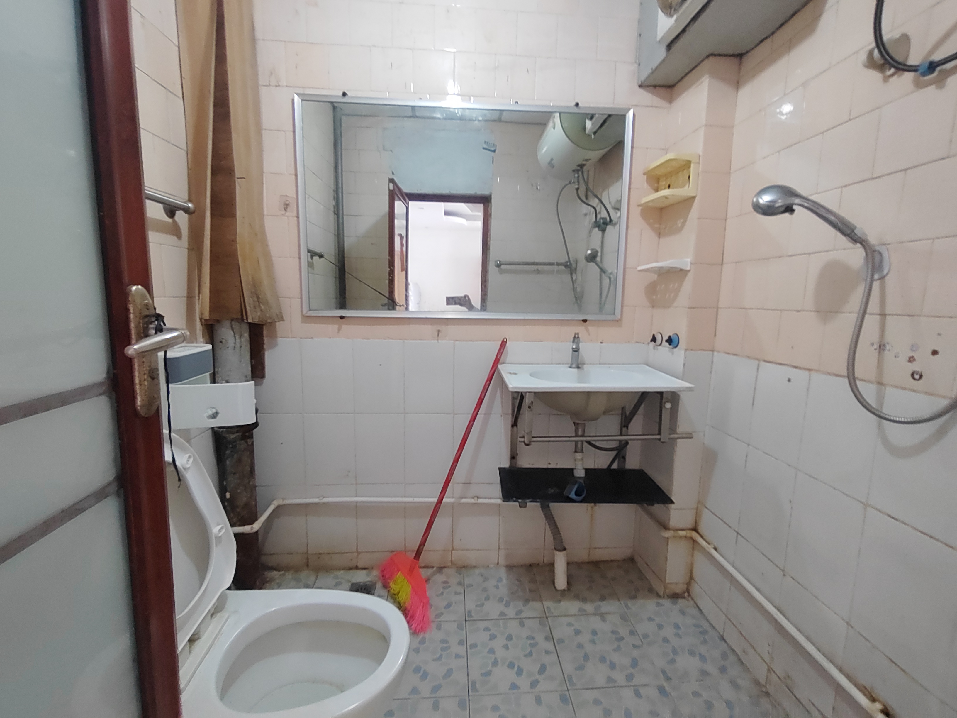 红棉公寓 2室1厅1卫 1800.0元/月 红棉公寓 2室1厅1卫 1800.0元/月室内图