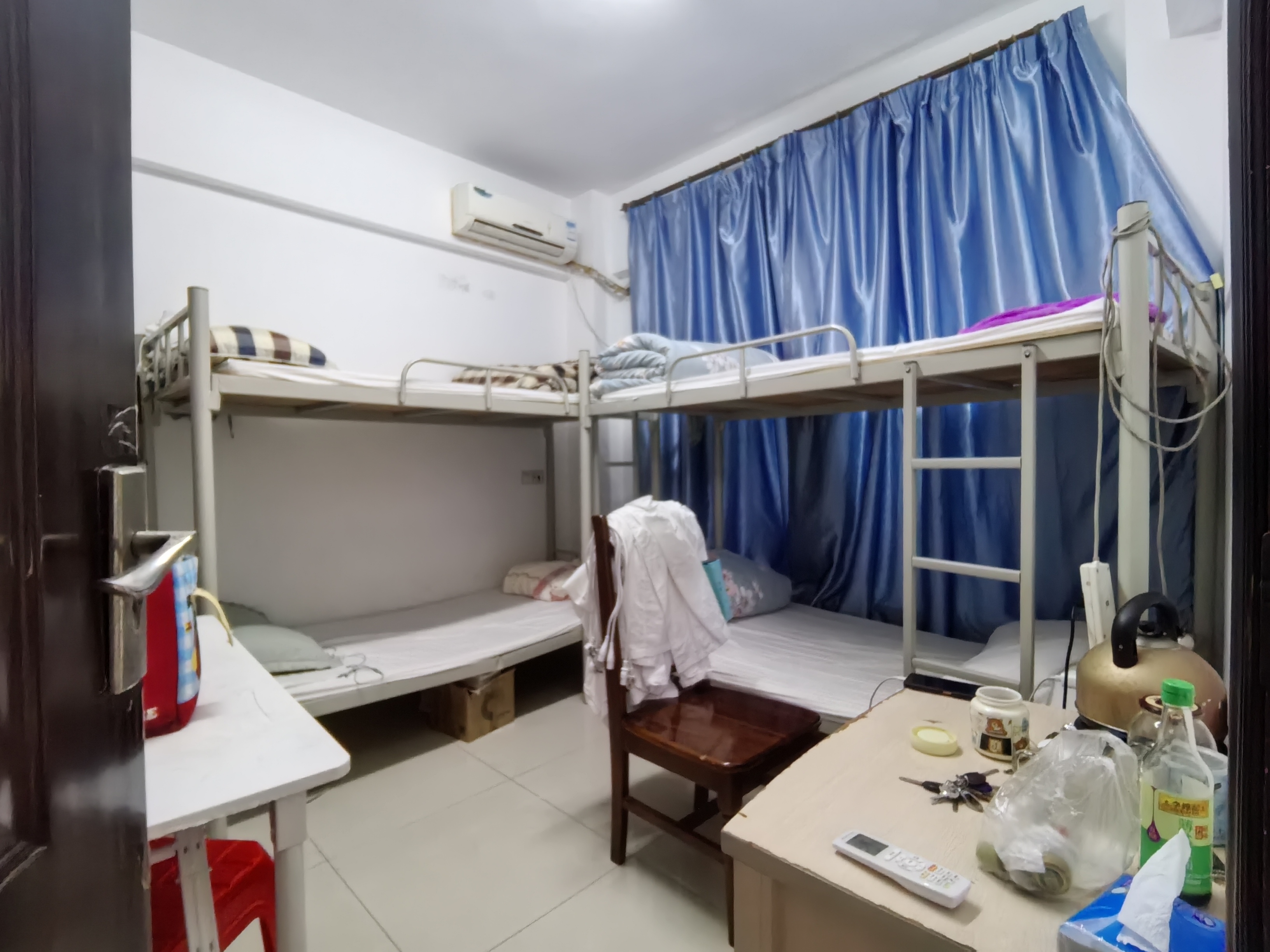 滨江温泉花园 3室2厅2卫 130.0万 滨江温泉花园 3室2厅2卫 130.0万客厅